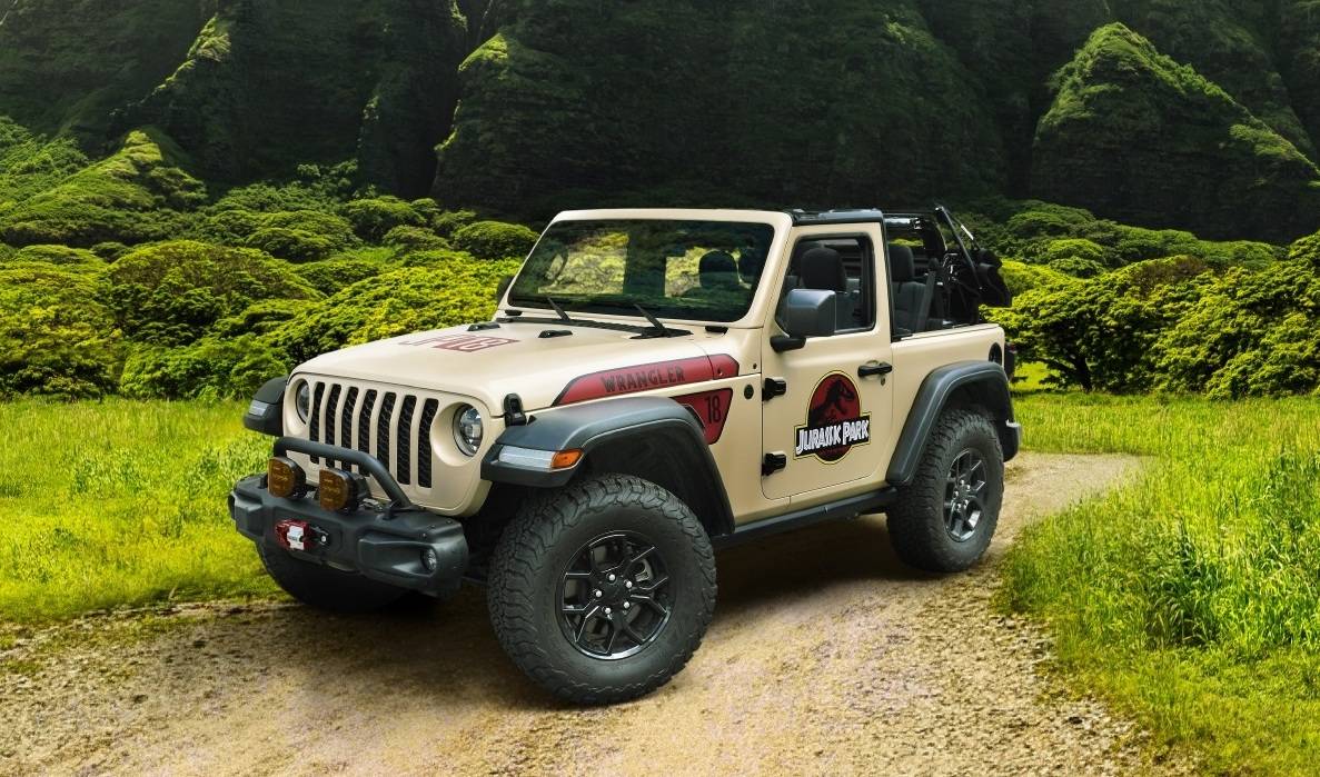 Jeep Gladiator Jeep Jurassic Park Graphics Package Limited Edition Now Available to Celebrates 30th Anniversary of Original 1993 Film BU023_177EV copy