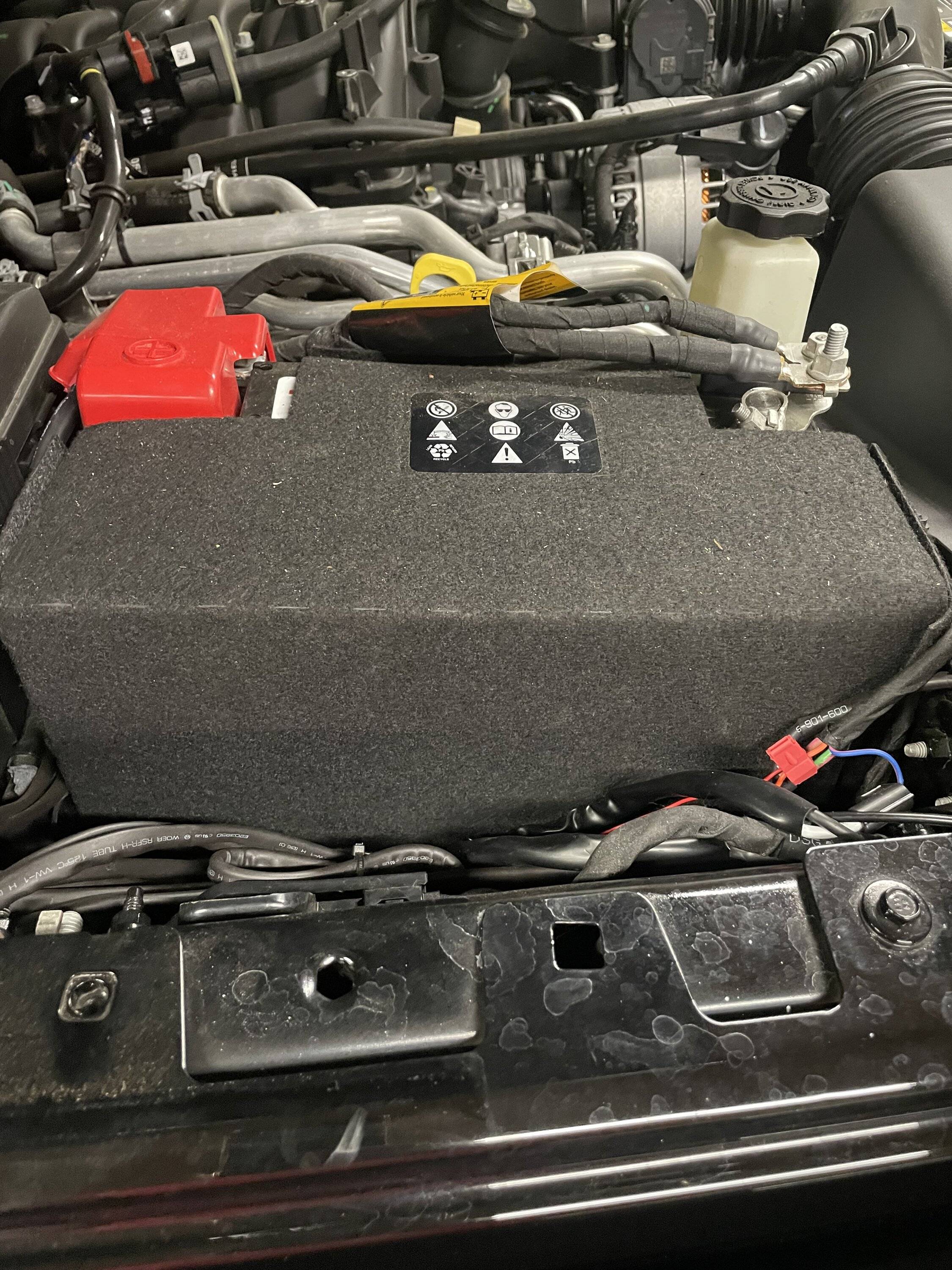Jeep Gladiator Felt type battery cover IMG_0251
