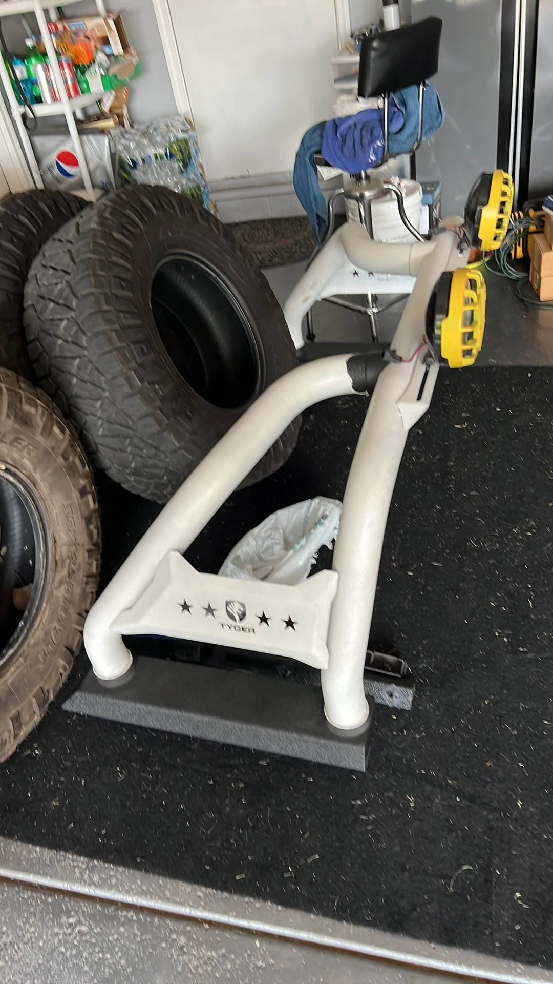 Jeep Gladiator Lift kit Hoist a top and lots of parts E1A45087-E06A-4C18-B443-455449A9B8B5