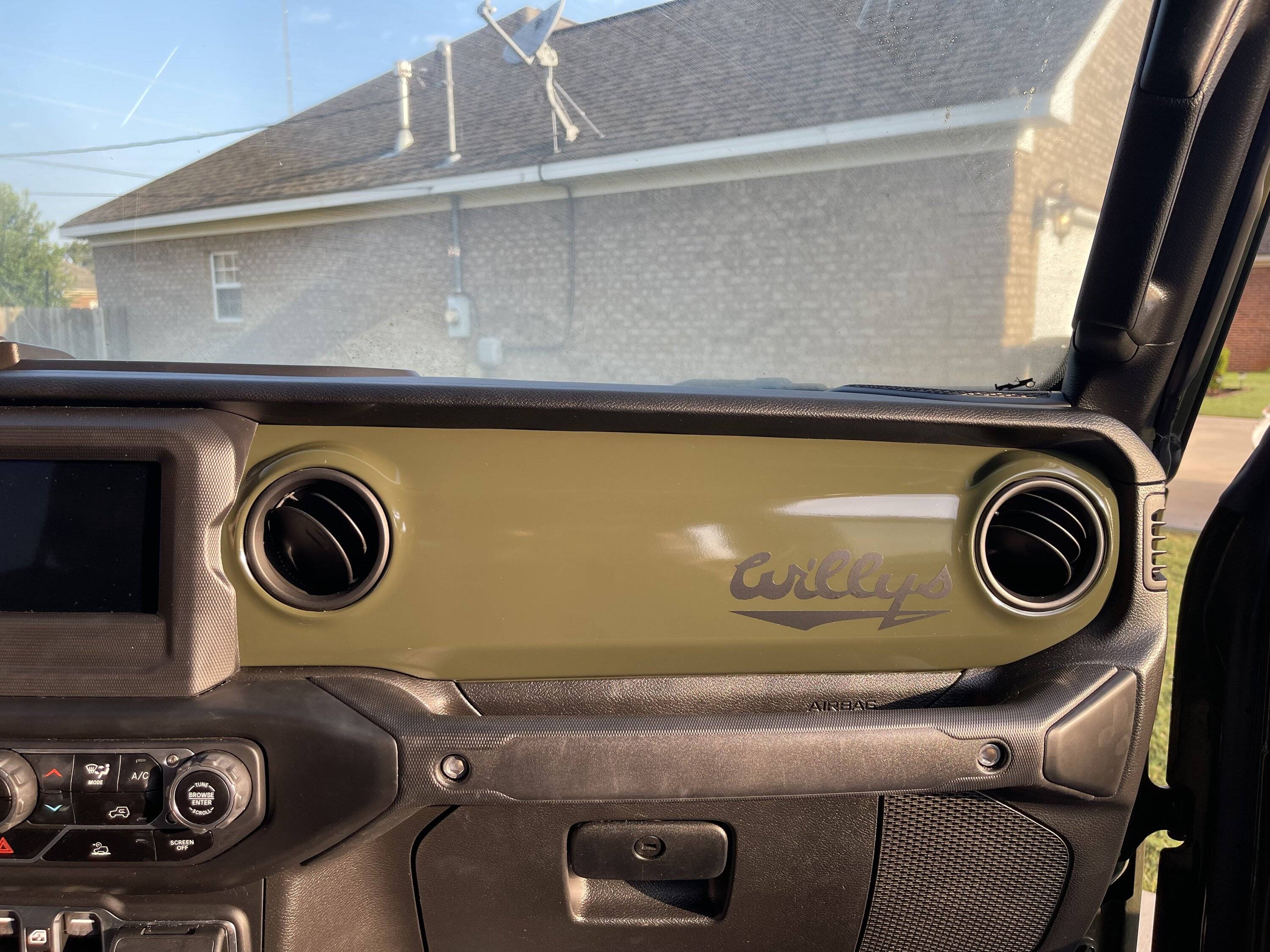 Jeep Gladiator Body color match dash inserts. IMG_5652