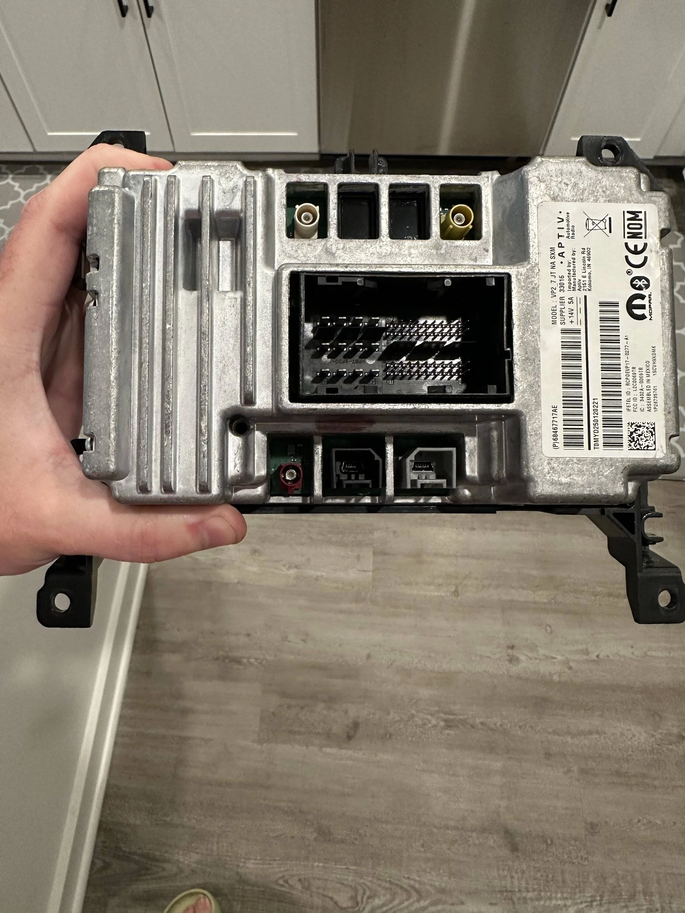 Jeep Gladiator 7” Uconnect radio w/ bezel IMG_5702