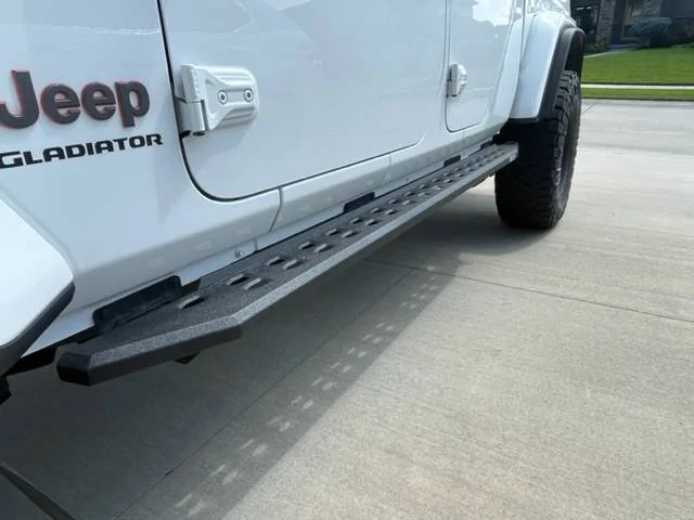 Jeep Gladiator Go Rhino RB20 Slim Running Boards (Line-X) IMG_4477