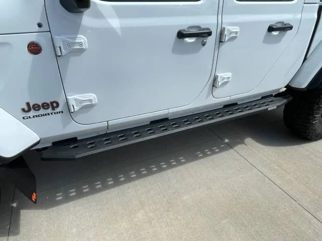 Jeep Gladiator Go Rhino RB20 Slim Running Boards (Line-X) IMG_4476