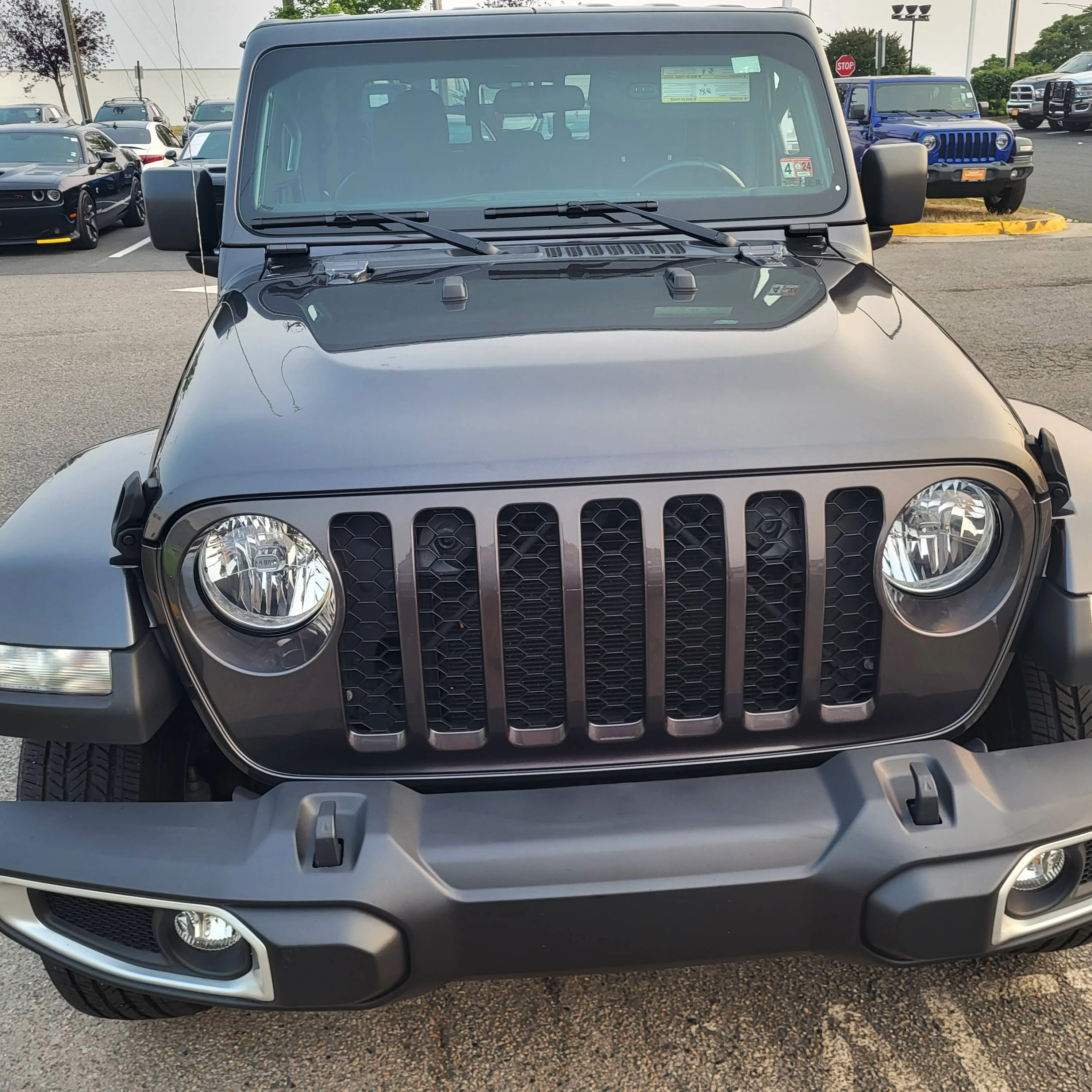 Jeep Gladiator Trade Mojave hood for sport hood? Granite Gray 20230605_193758