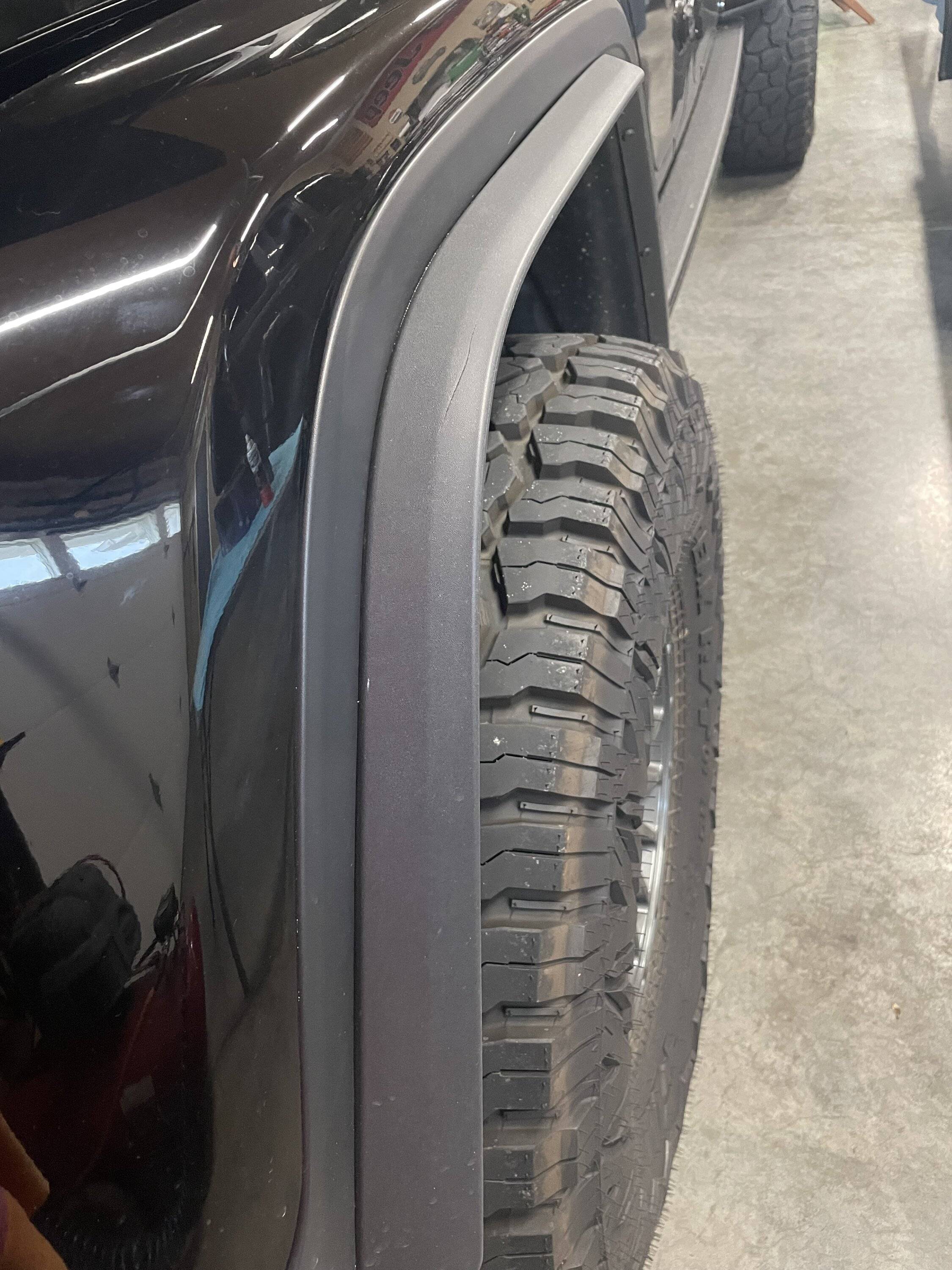 Jeep Gladiator Help with Extreme Recon fender flares please. IMG_0288