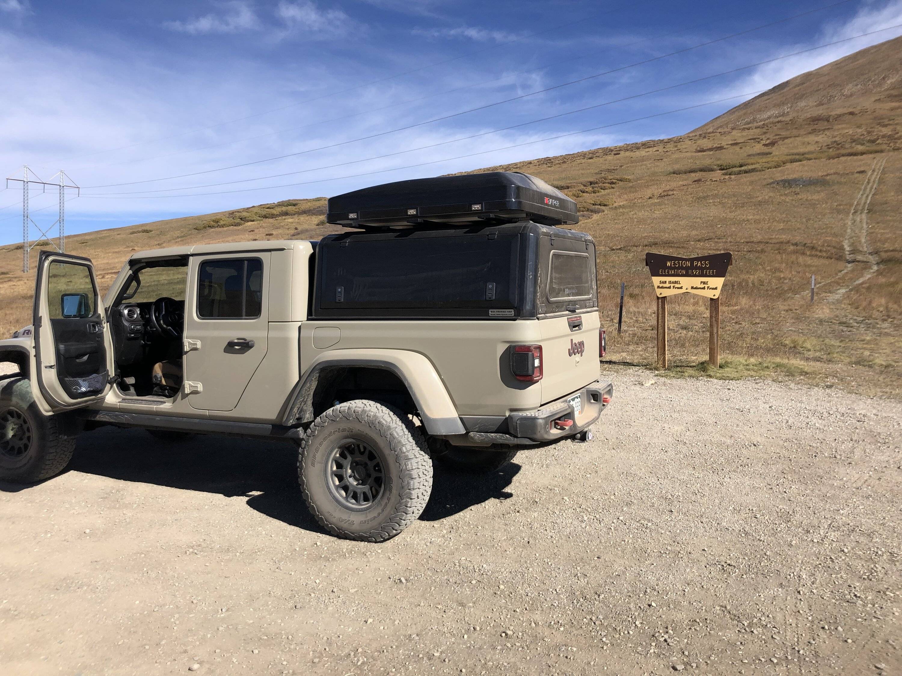 Jeep Gladiator 2020 JT Rubicon Gobi. Fully built IMG_5798
