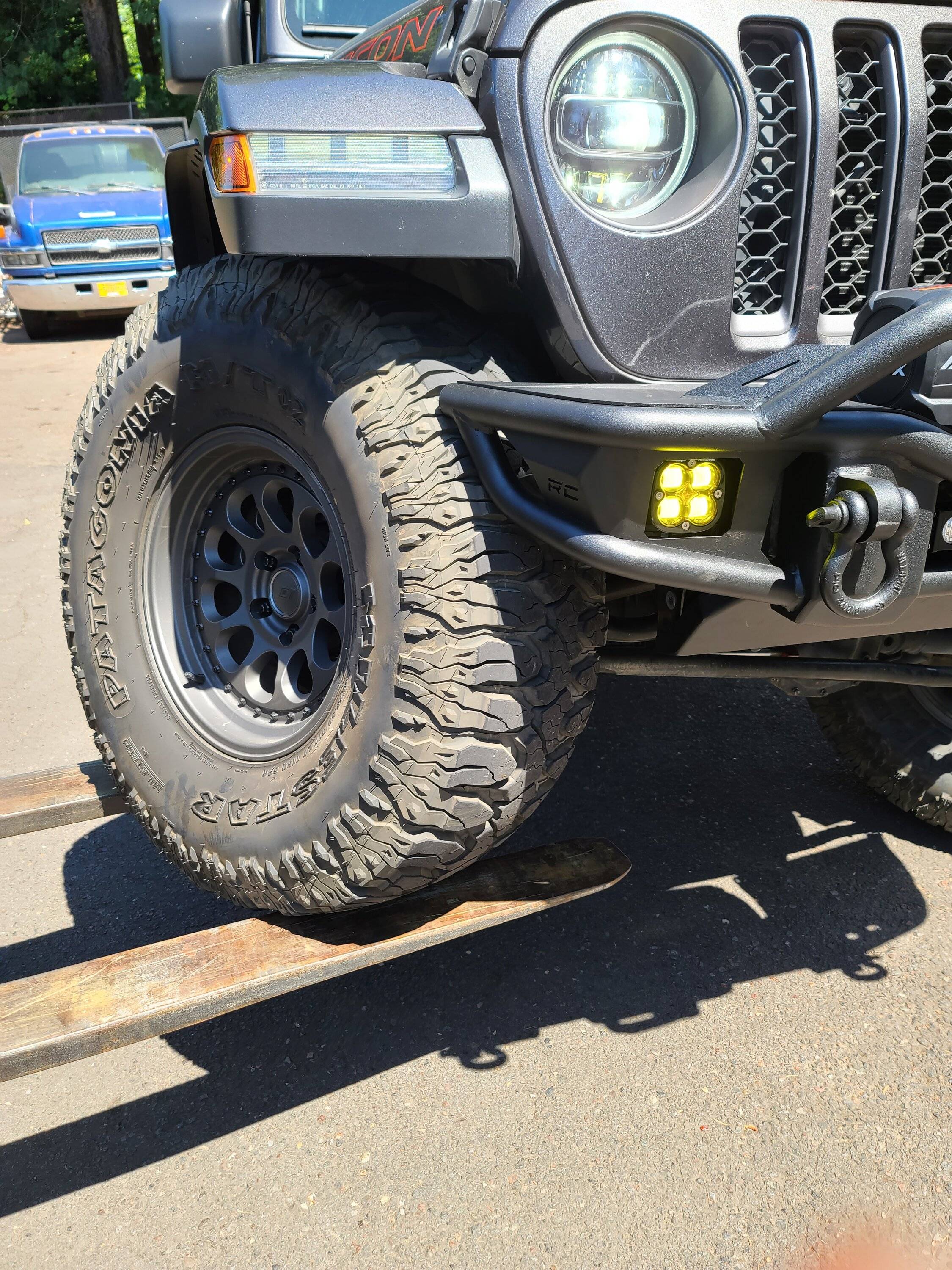 Jeep Gladiator Thoughts on bumper widths? 20230709_123353