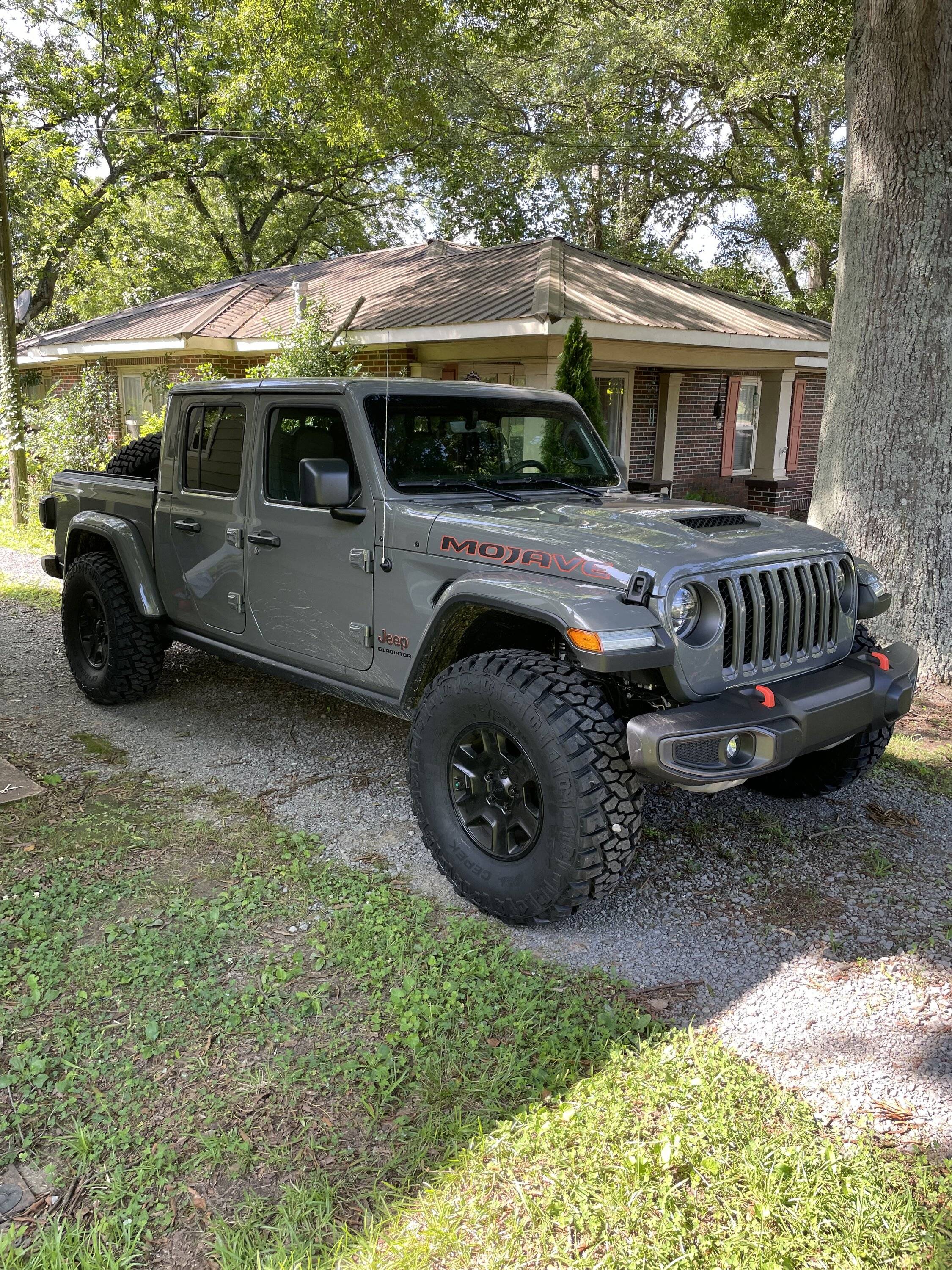 Jeep Gladiator 37’s on stock Mojave wheels? IMG_4160