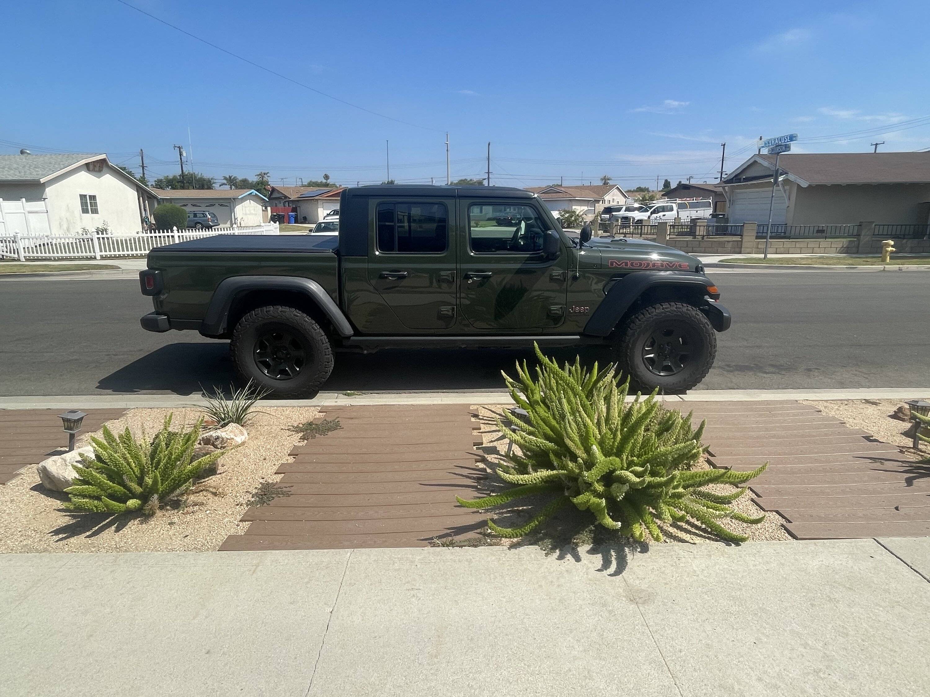 Jeep Gladiator 37’s on stock Mojave wheels? A49B2BC3-DAE5-43A0-94D3-6FF4F4471981