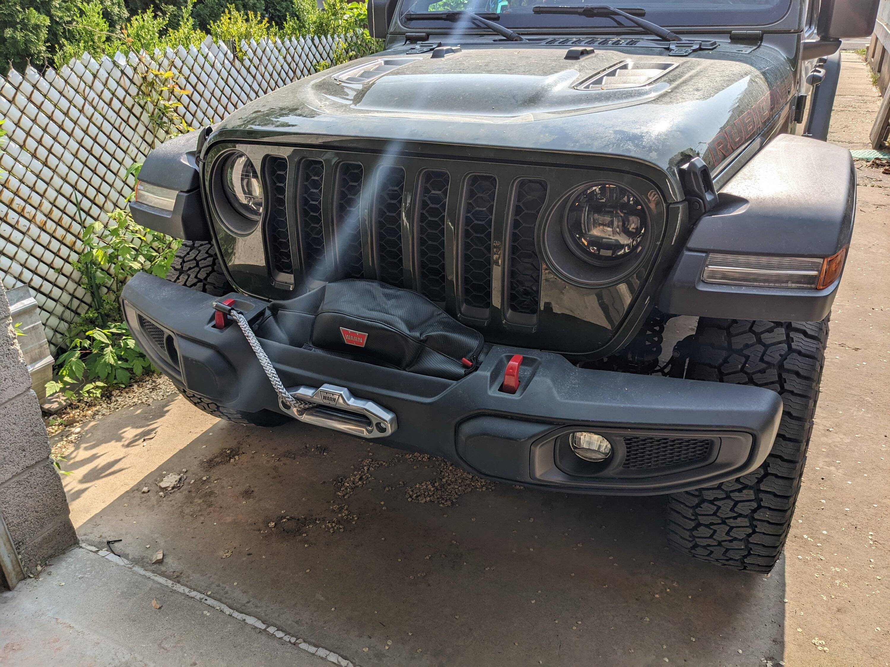 Jeep Gladiator Plastic Bumper Winch Club PXL_20230519_232611809