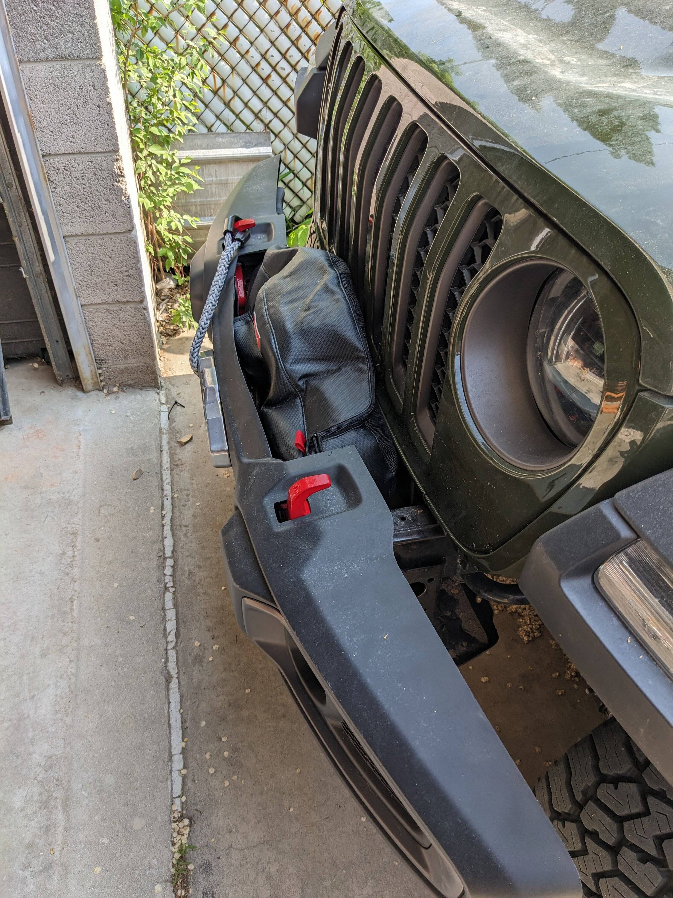Jeep Gladiator Plastic Bumper Winch Club PXL_20230519_232833672