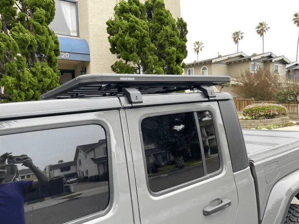 Jeep Gladiator Yakima LockNLoad Platform 55x49 (new) 1692034897690