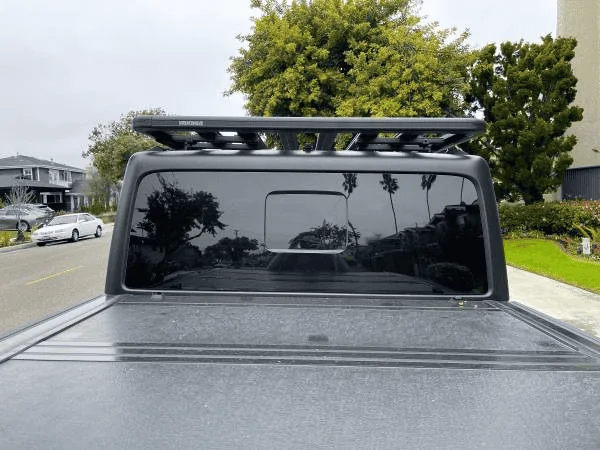 Jeep Gladiator Yakima LockNLoad Platform 55x49 (new) 1692034944866