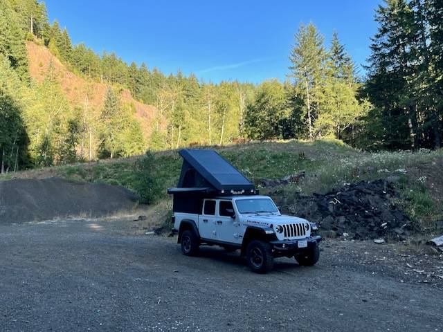 Jeep Gladiator Alu-Cab Canopy Camper Roll Call IMG_5676