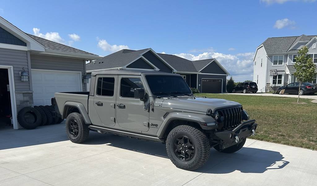 Jeep Gladiator Pictures of 33s and 35s 53060305570_df0783aaf6_b