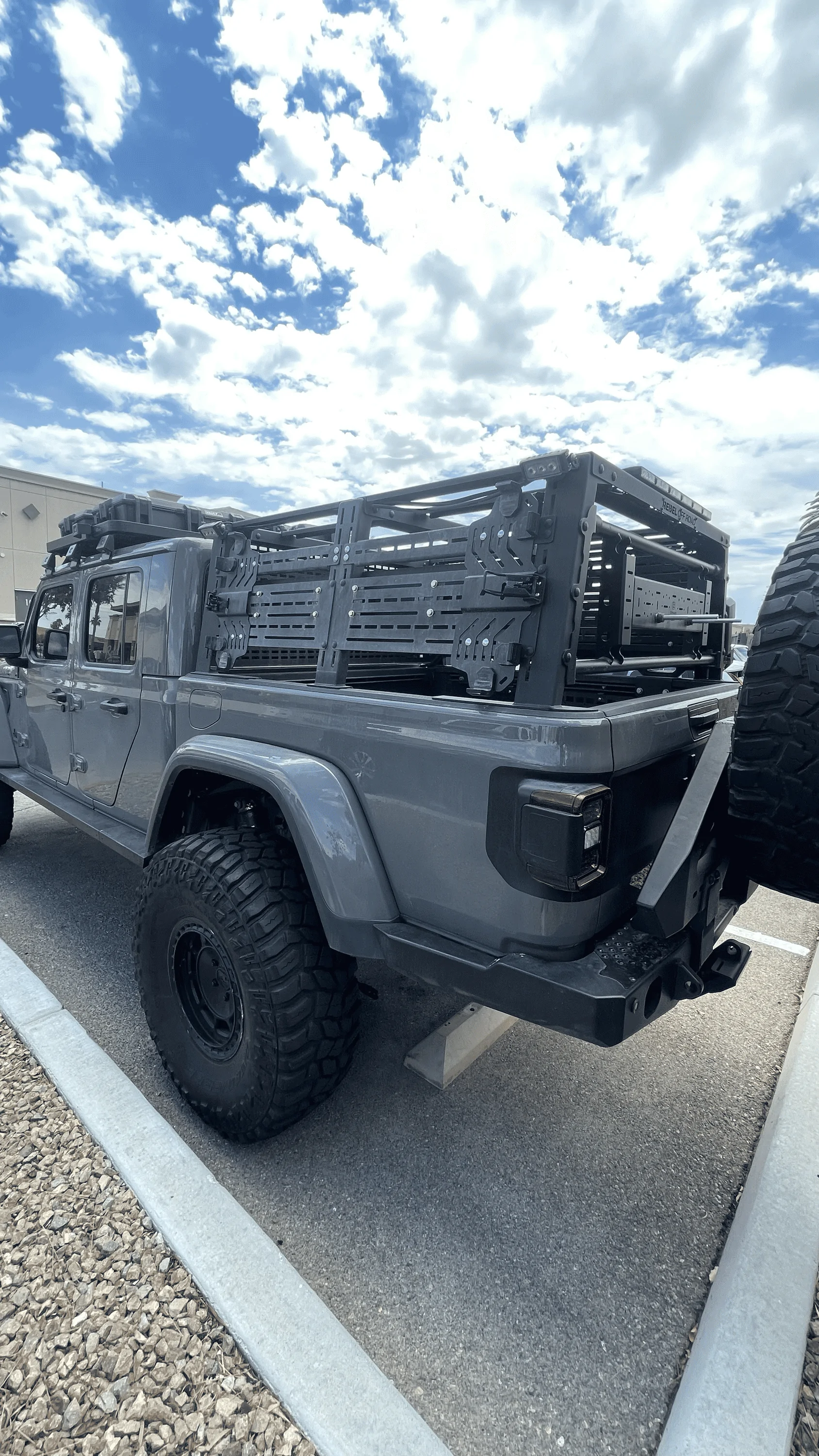Jeep Gladiator Rebel offroad full height rack tempImageUo1ZC5