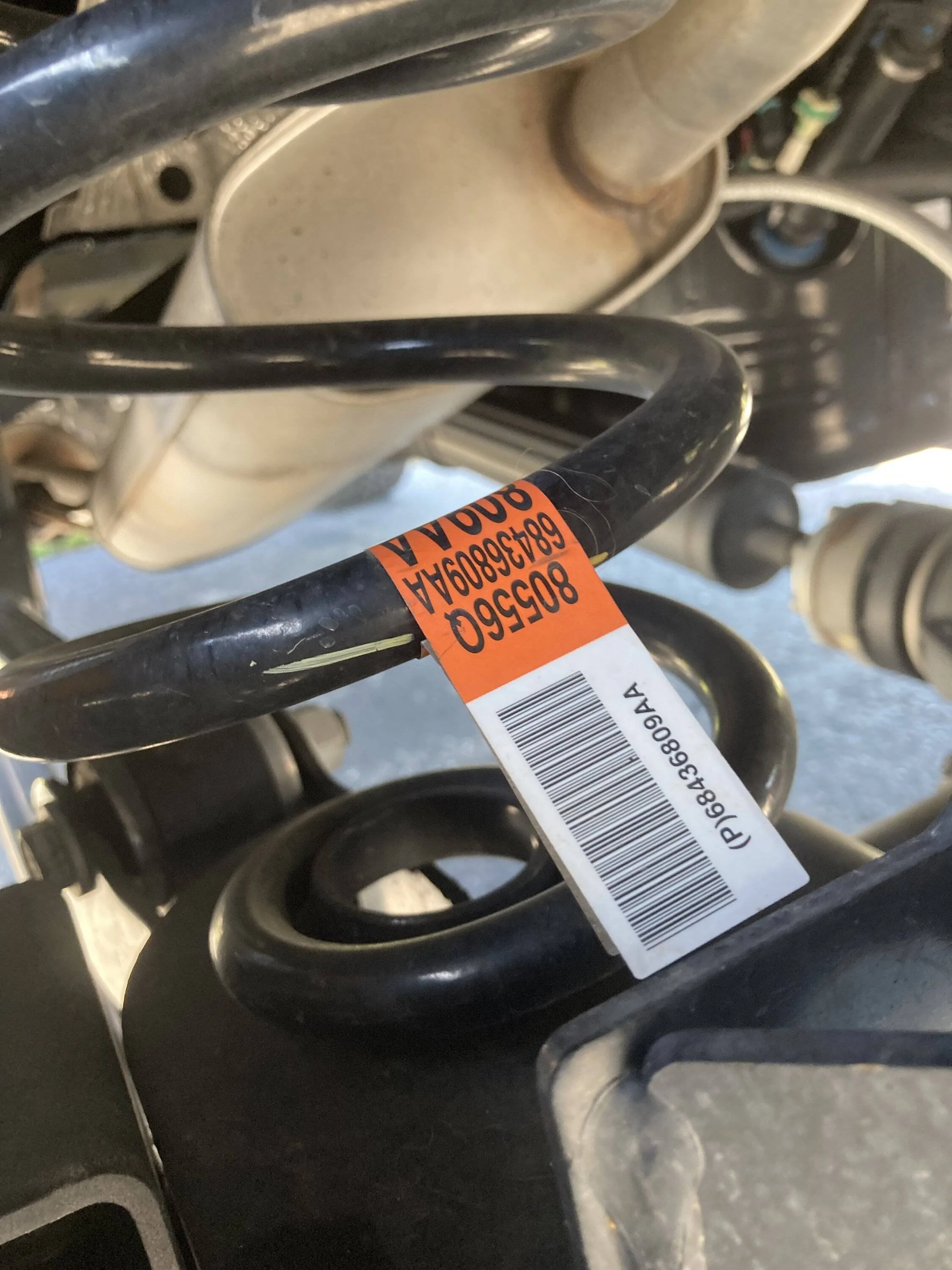 Jeep Gladiator How to know if my 2022 Gladiator Sport has the MOPAR lift kit IMG_1048