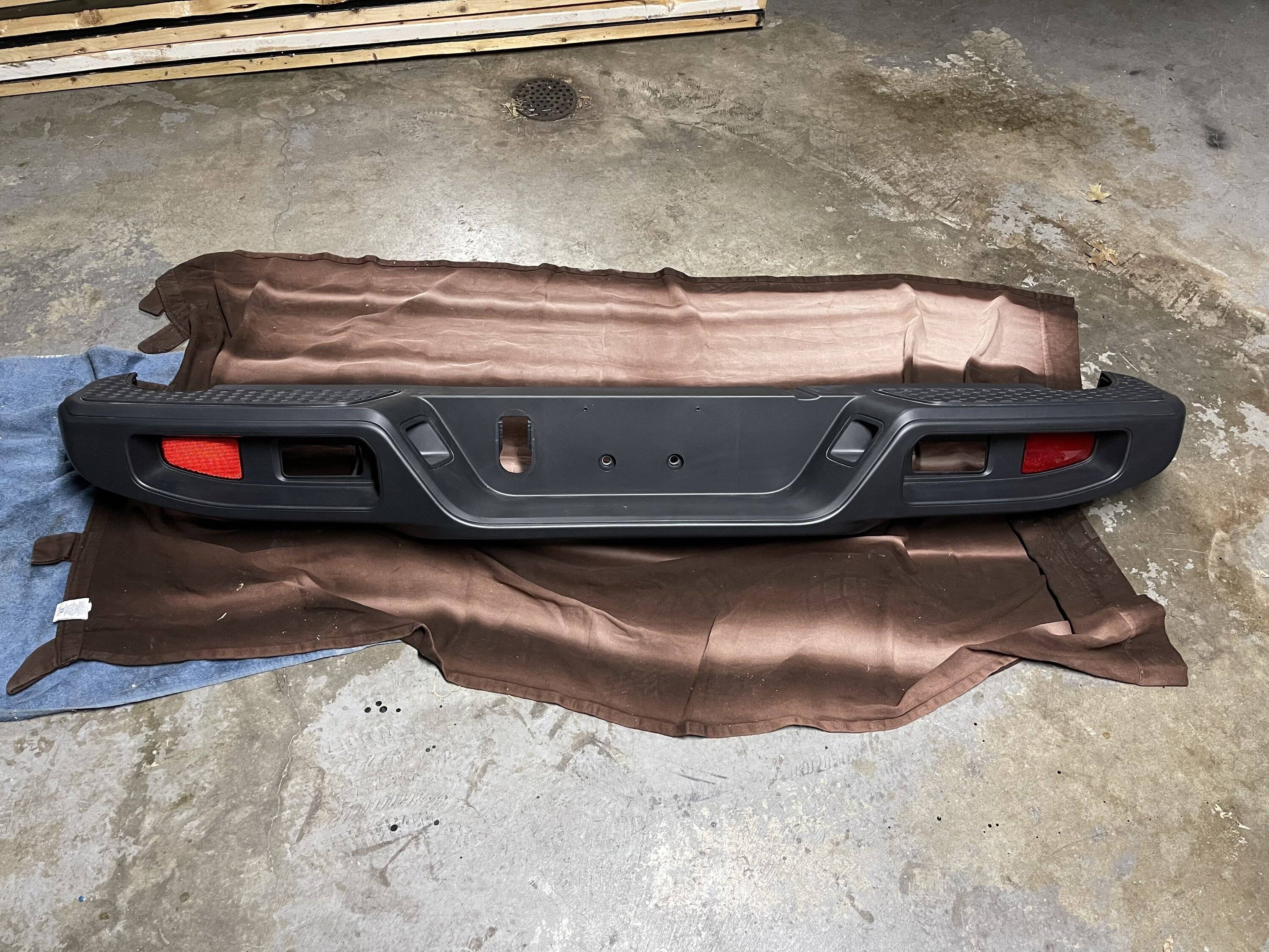 Jeep Gladiator Rear bumper with dual tow hook holes IMG_3615