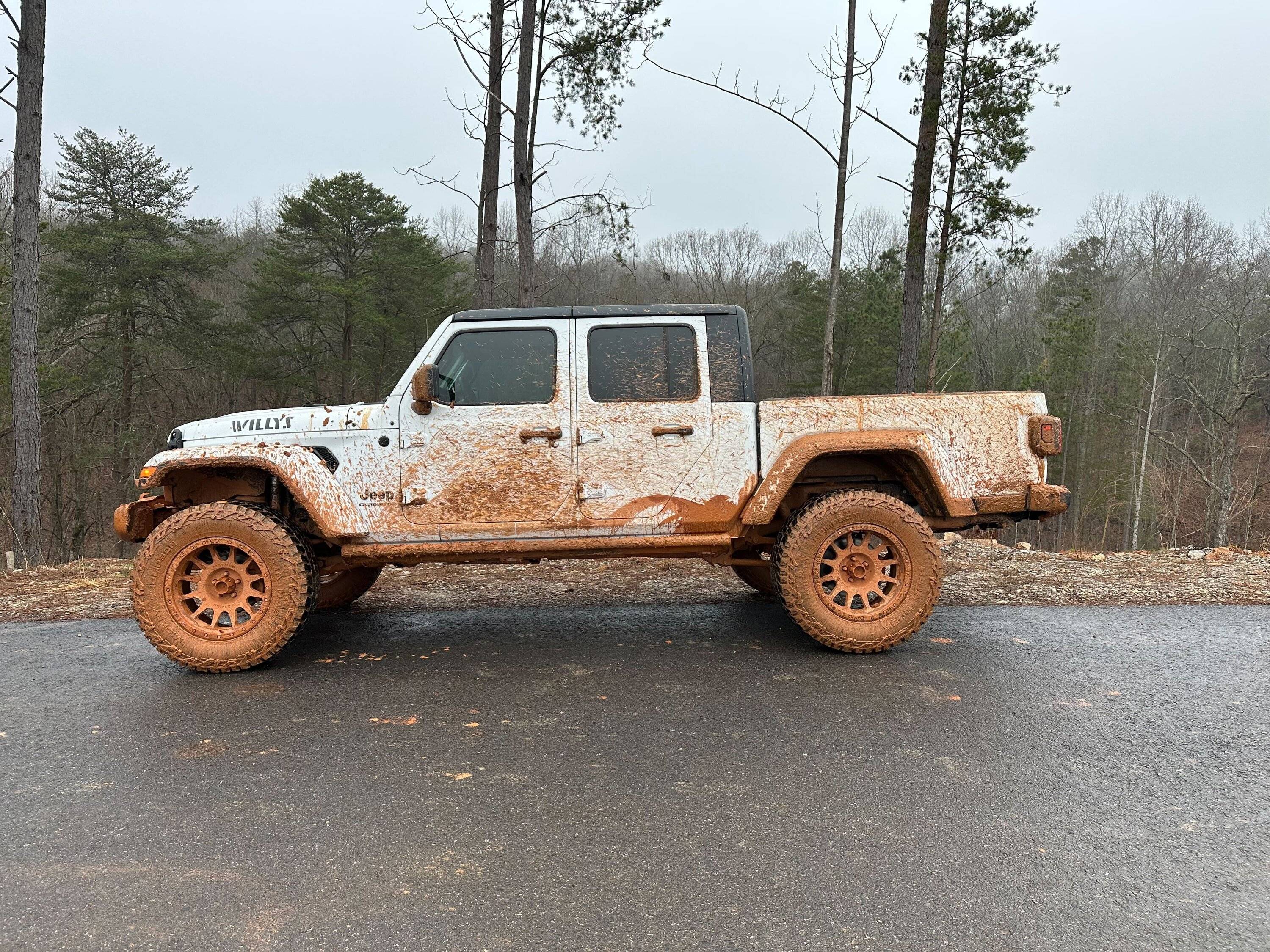 Jeep Gladiator BRIGHT WHITE Gladiator JT Club IMG_5114