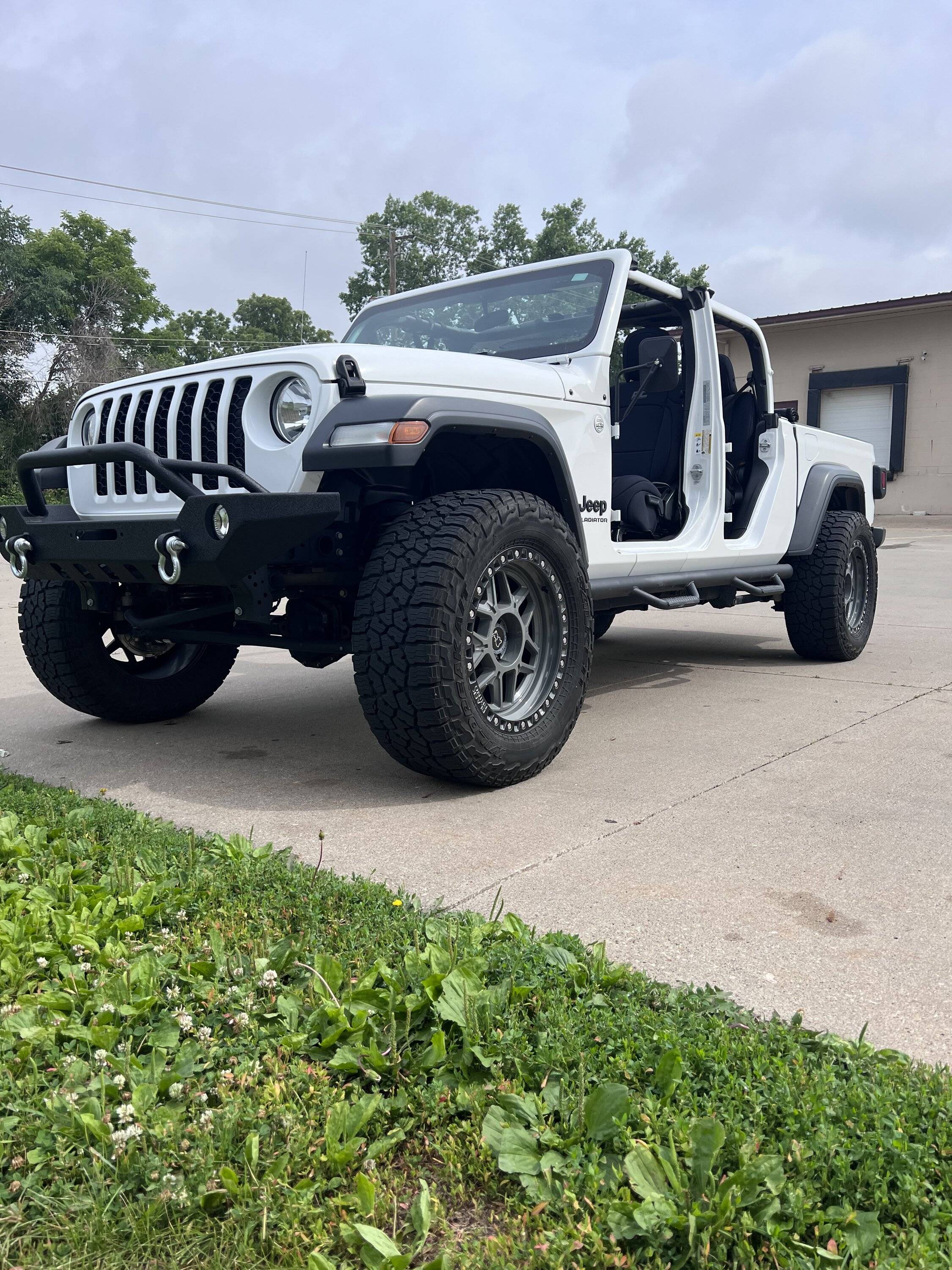 Jeep Gladiator BRIGHT WHITE Gladiator JT Club IMG_3582