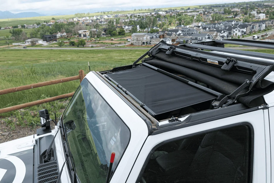Jeep Gladiator Bestop SunScreen: JL / JT Sunshade for Sunrider for Hardtop released! The SunScreen - Lifestyle 3-920x613-5ac886a