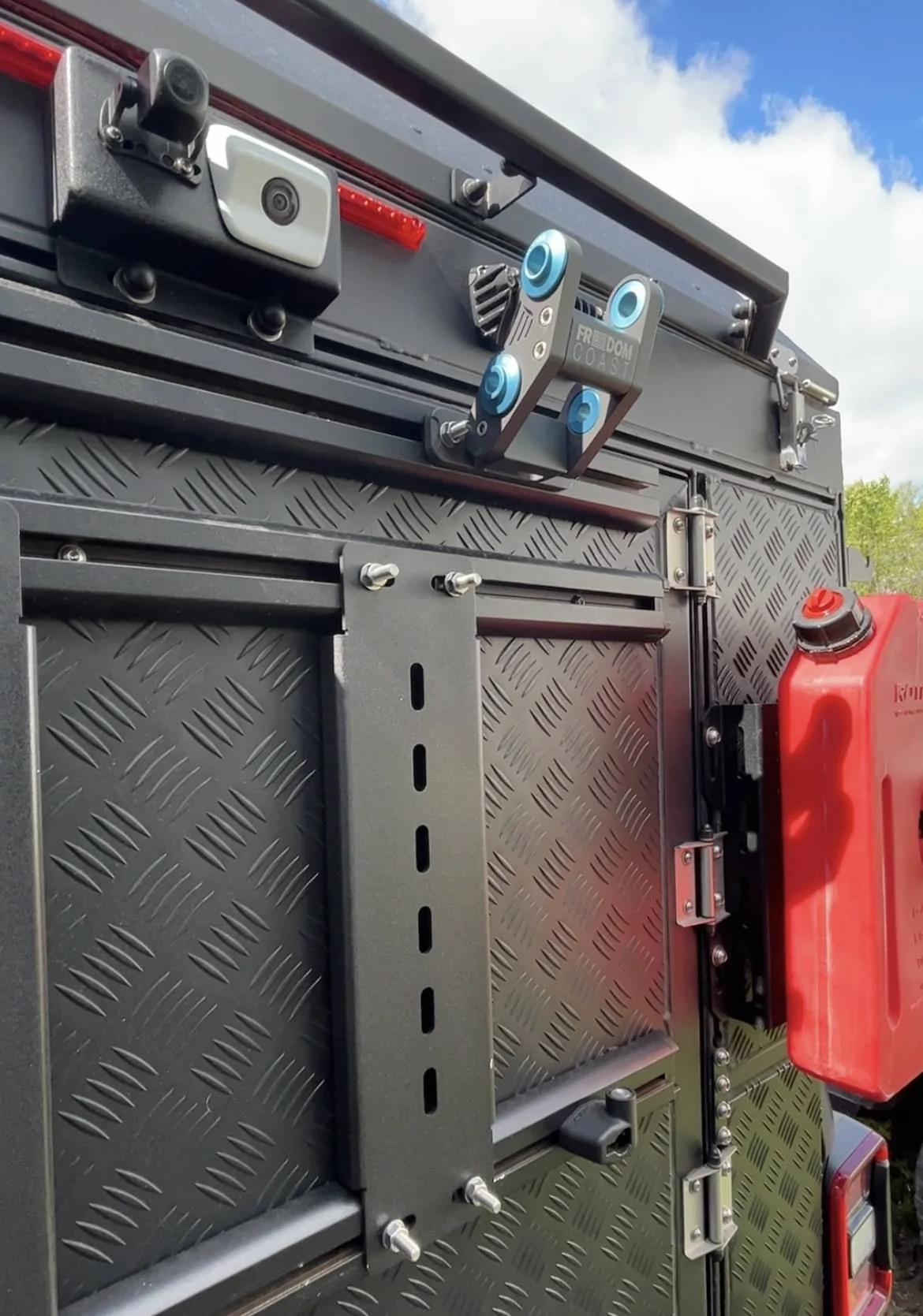 Jeep Gladiator Alu-Cab Canopy Camper Roll Call IMG_2236
