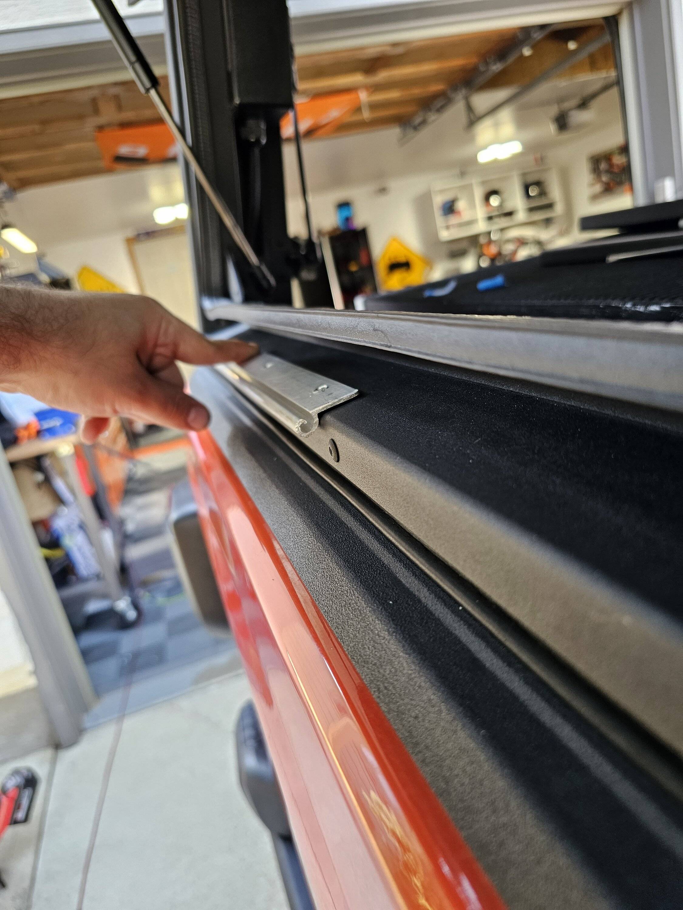 Jeep Gladiator Alu-Cab Contour Canopy Roll Call - not Camper 20230806_141333