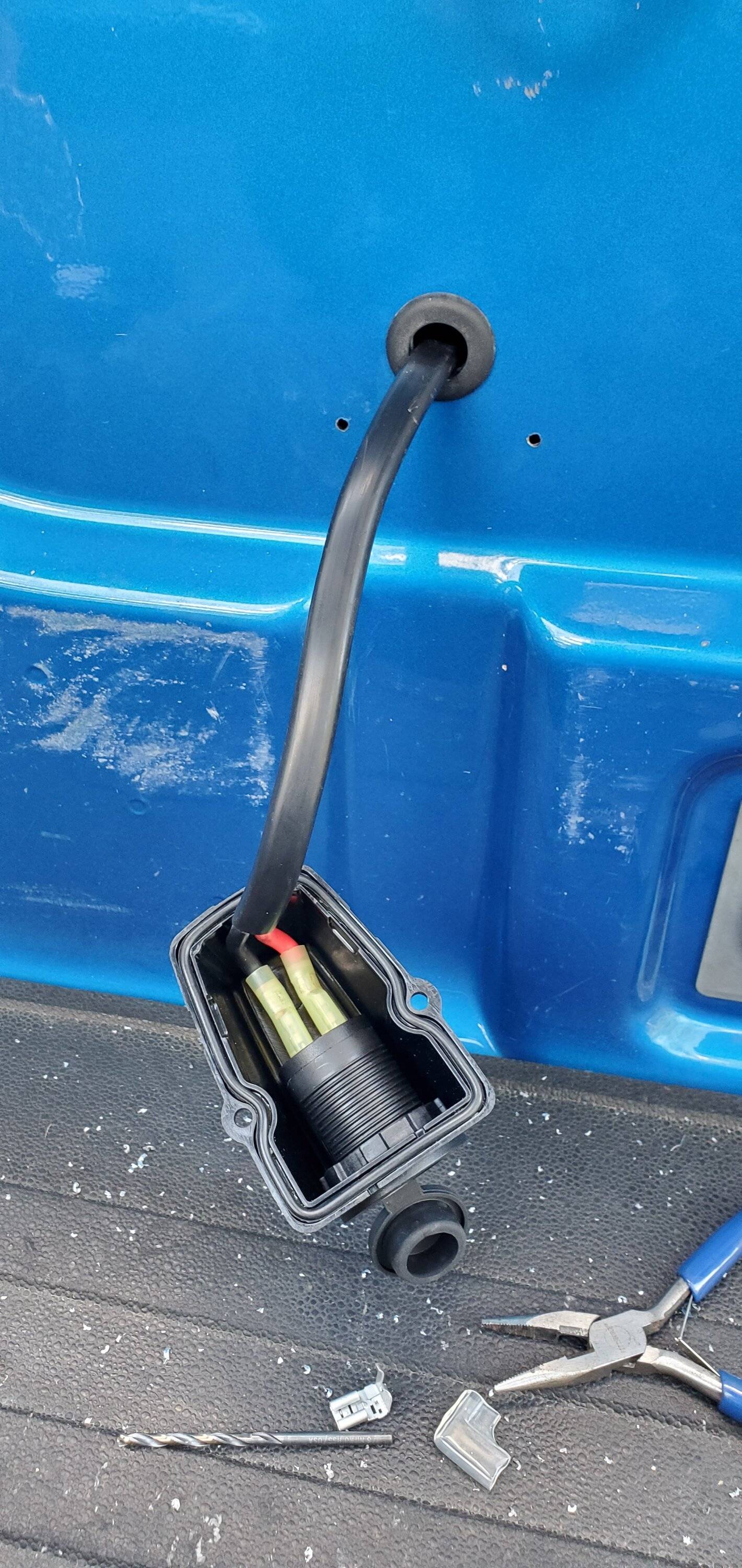 Jeep Gladiator Iceco APL55 Bed Install 20230811_174723