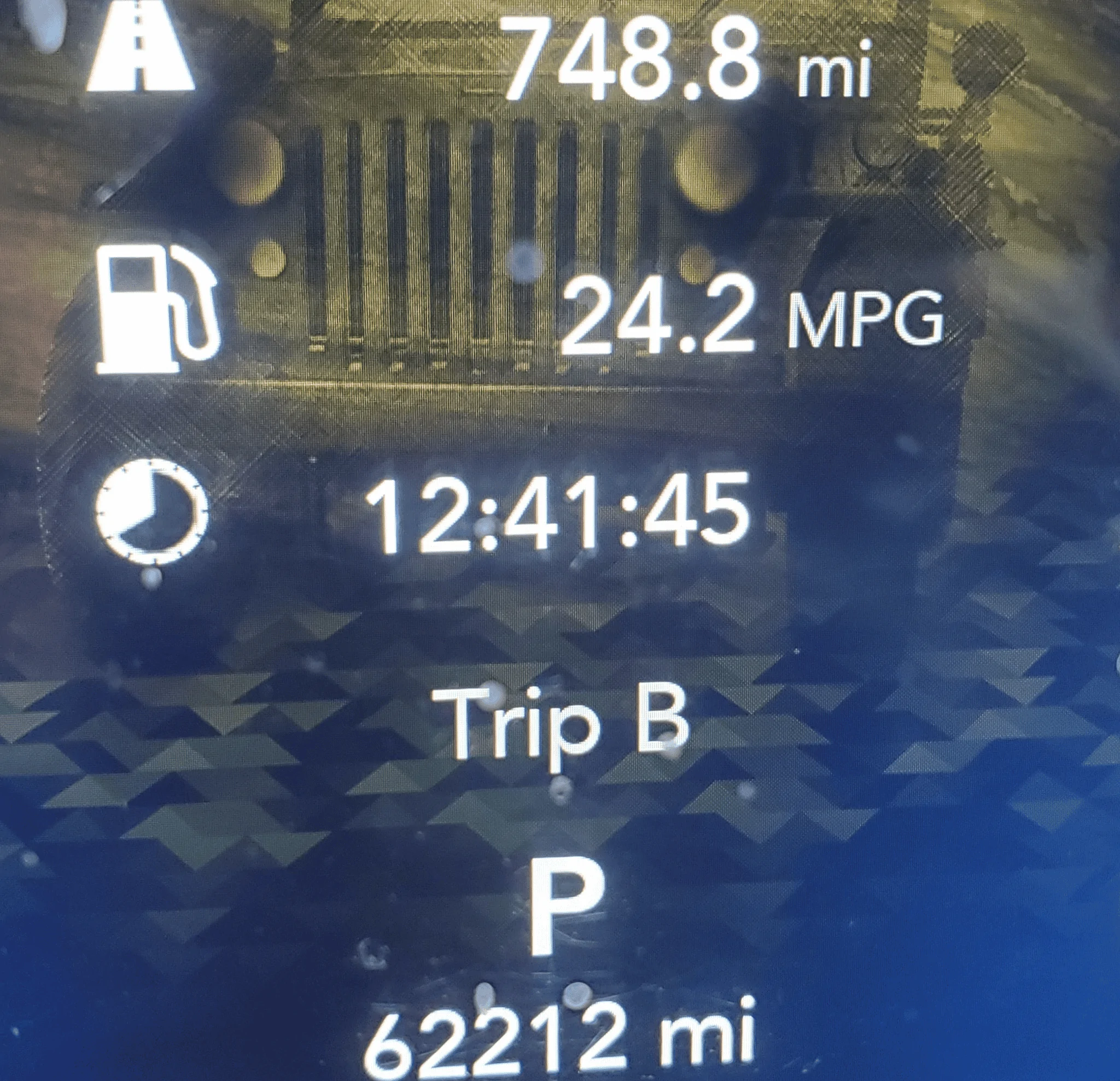 Jeep Gladiator Gladiator vs 1500 MPG 1692453233887