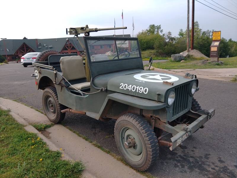 Jeep Gladiator Jeeps Parking Next To Jeeps KIMG0343E