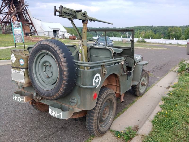 Jeep Gladiator Jeeps Parking Next To Jeeps KIMG0346E