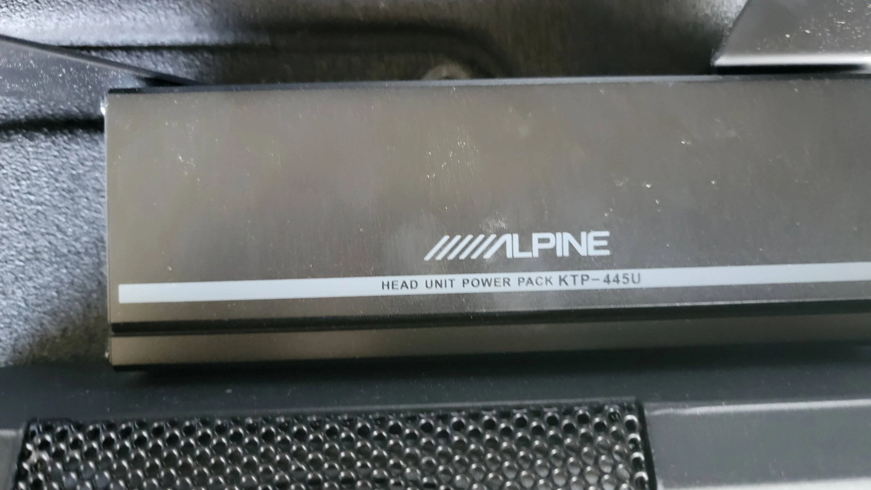 Jeep Gladiator FS.  8.4 radio and alpine sub 20230819_183713