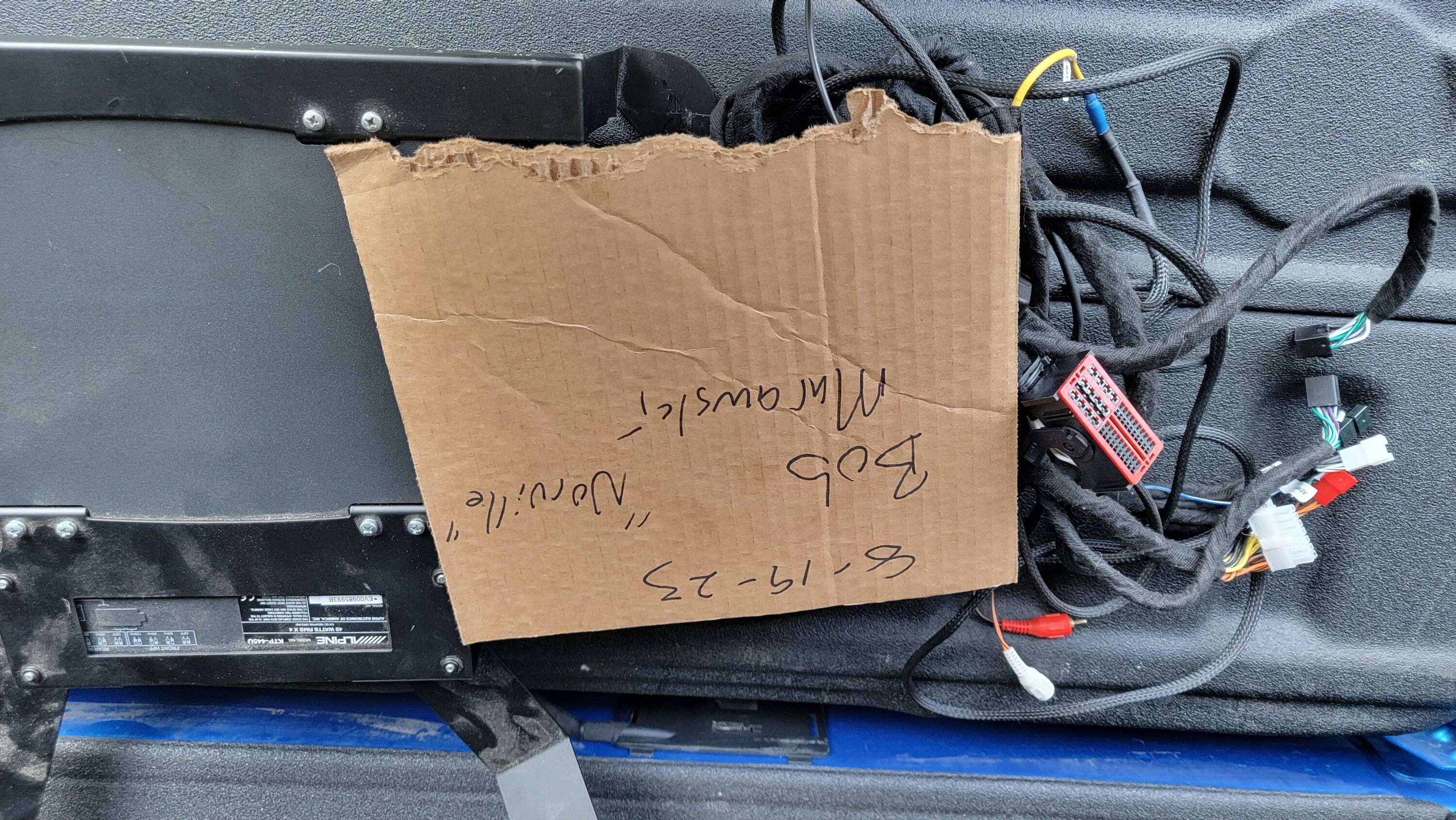 Jeep Gladiator FS.  8.4 radio and alpine sub 20230819_183734