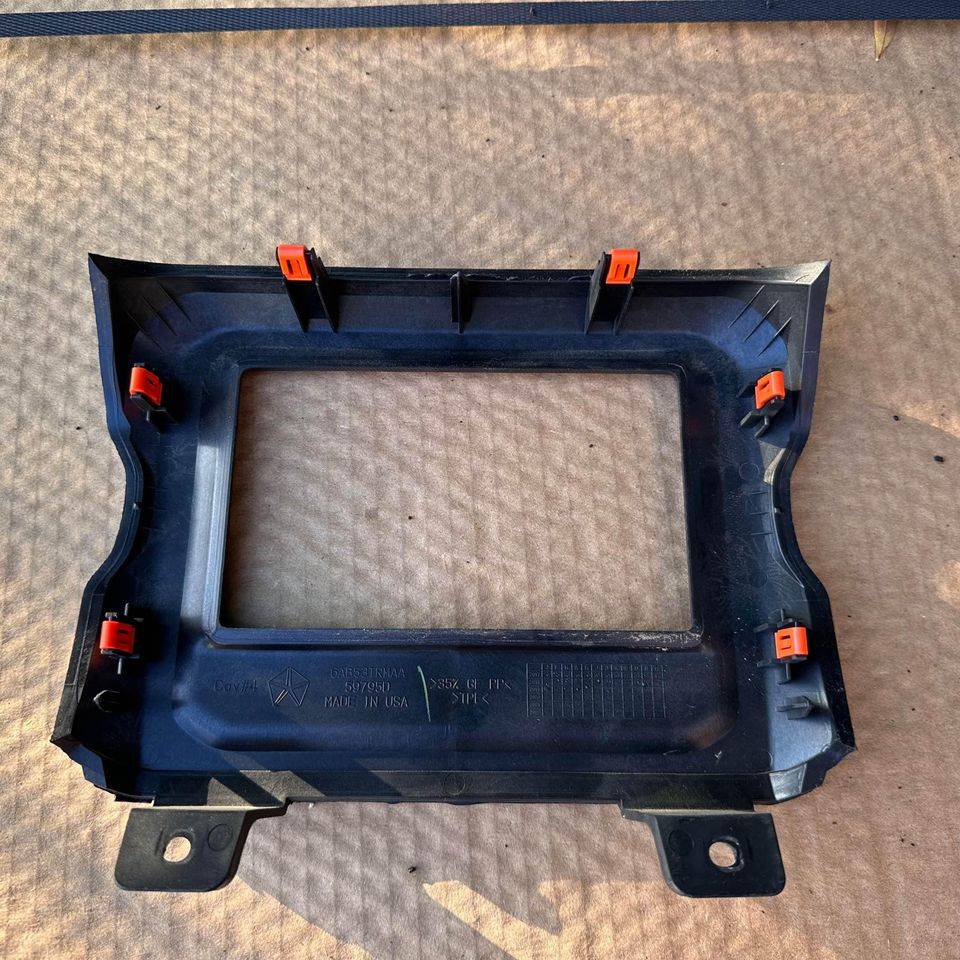 Jeep Gladiator PRICEDROP 7" Uconnect with Bezel $250 shipped 366077883_6353437508096851_4681171561553426821_n