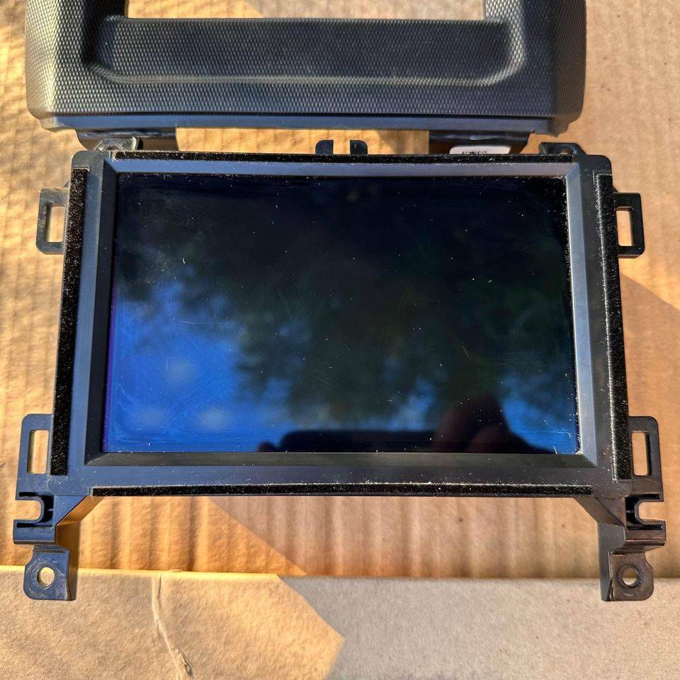 Jeep Gladiator PRICEDROP 7" Uconnect with Bezel $250 shipped 343562471_6425873177492322_3032834503770214567_n