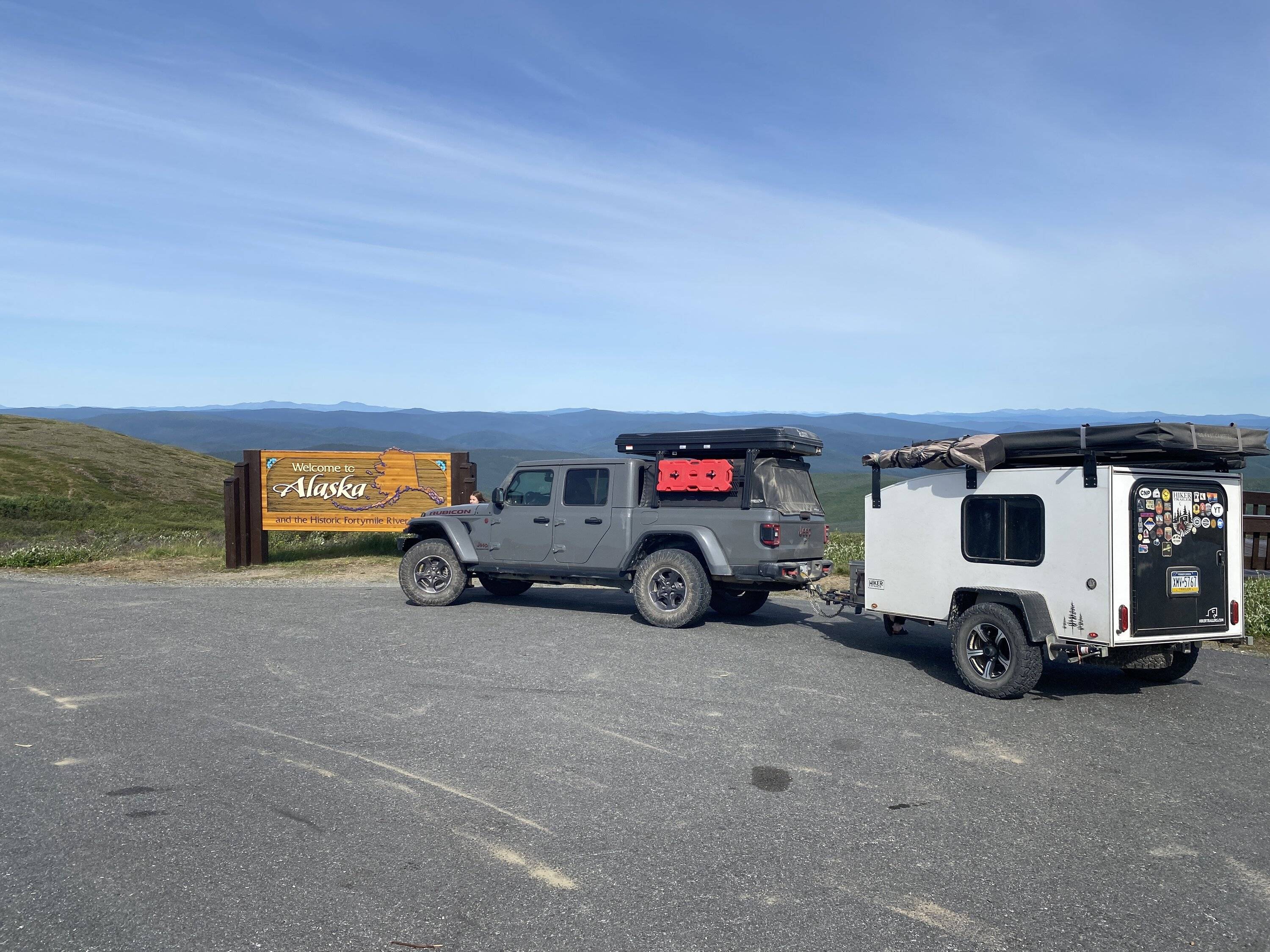 Jeep Gladiator Xtrusion Overland XTR1 Bed Rack with Actiontrax and Rotopax fuel can 5E9C1CA4-15D5-4AA6-99E1-8155E7D5134D