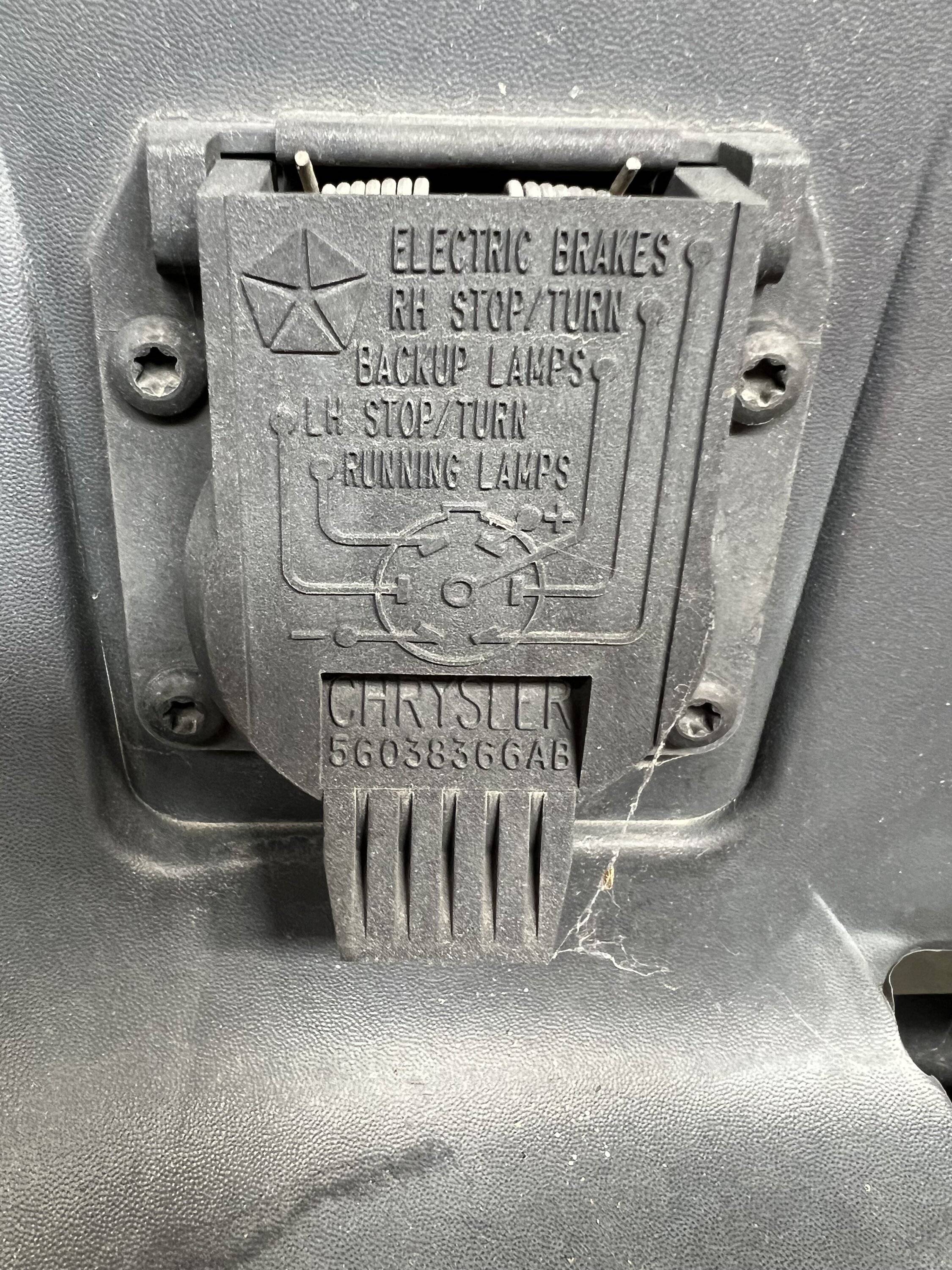 Jeep Gladiator Permanent mount battery tender IMG_2854