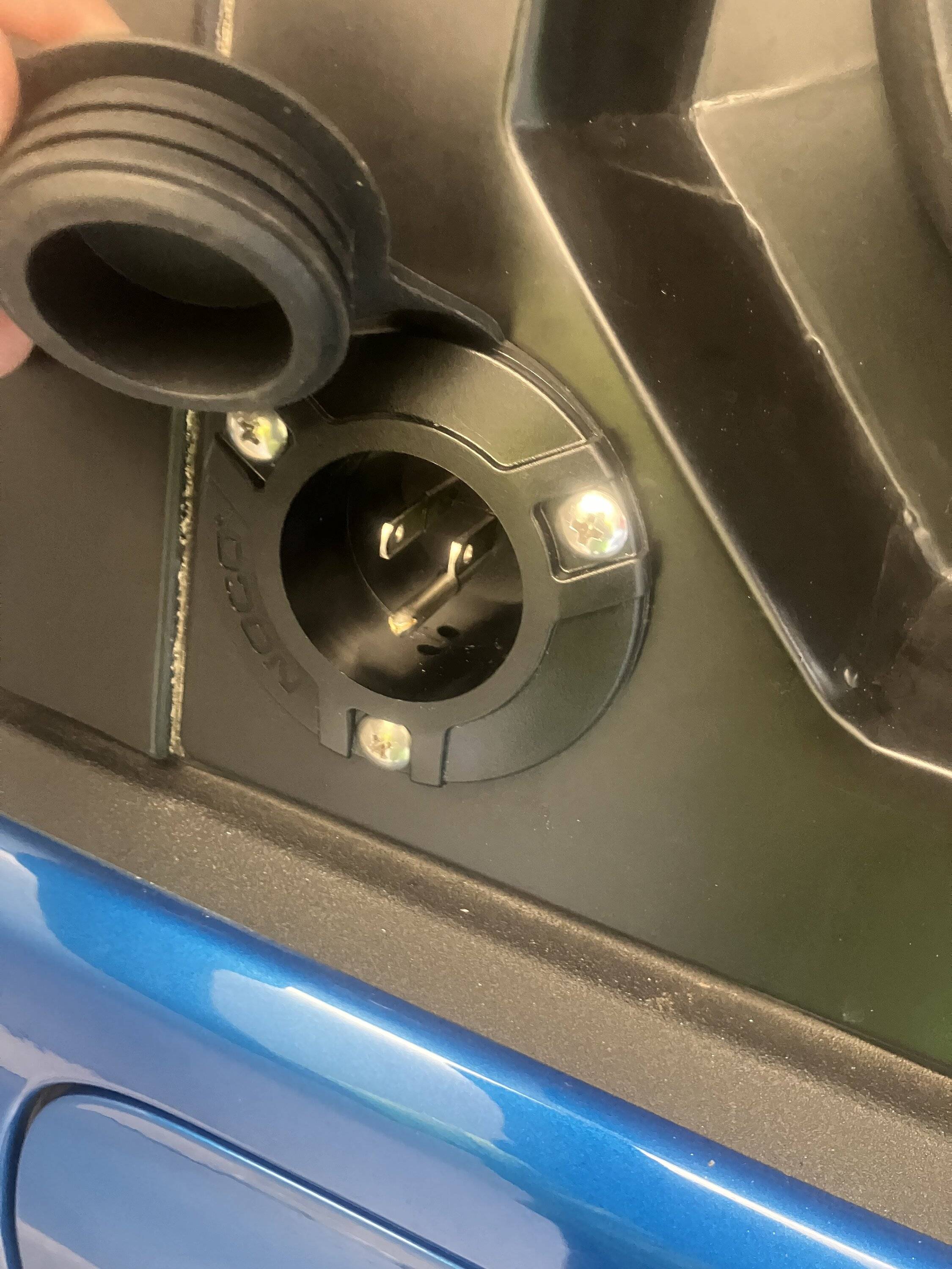 Jeep Gladiator ARB Element fridge, odd install IMG_1425