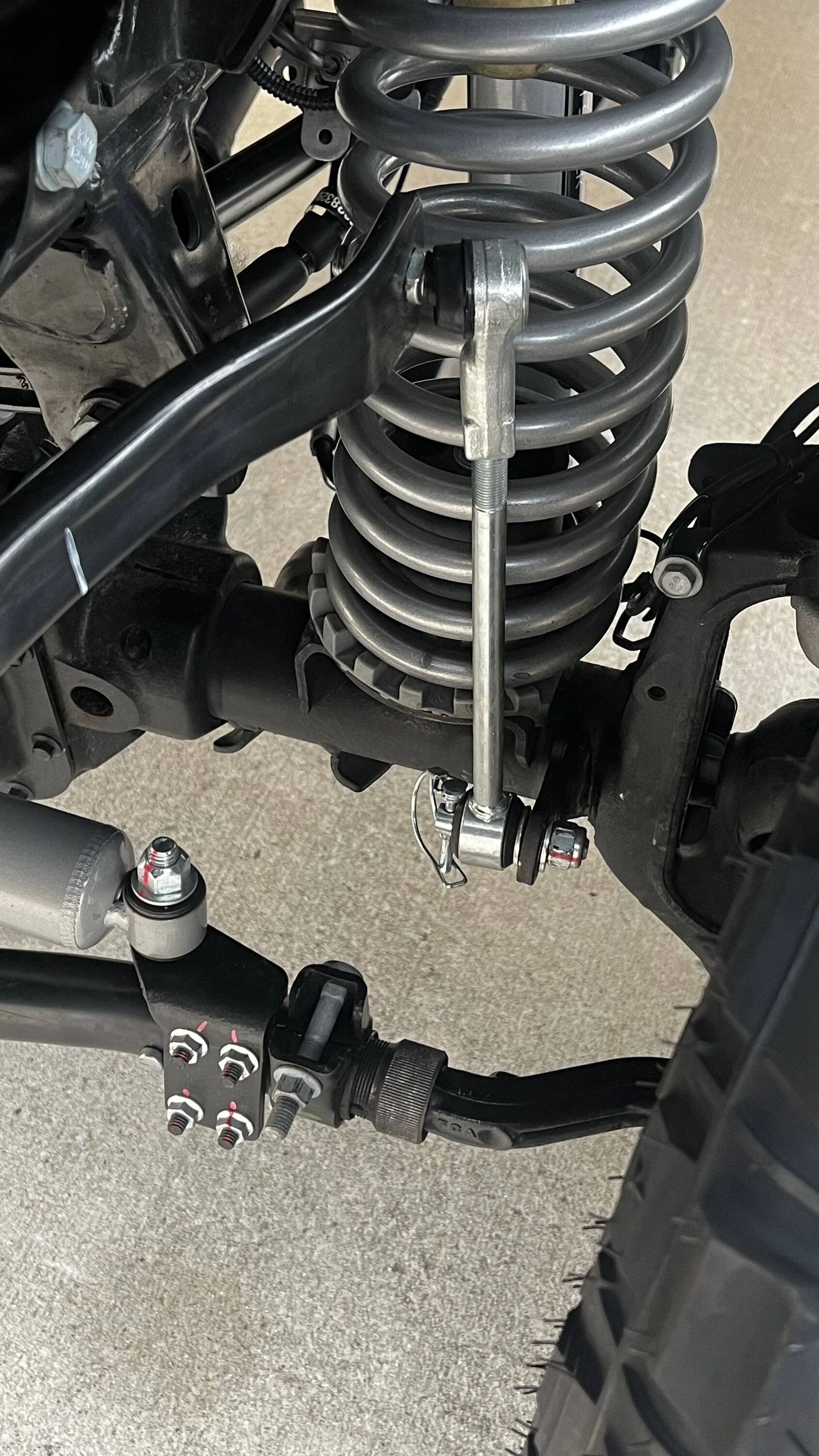 Jeep Gladiator Is this something I should worry about or not so much ? Quick disconnect sway link not sitting straight IMG_6677