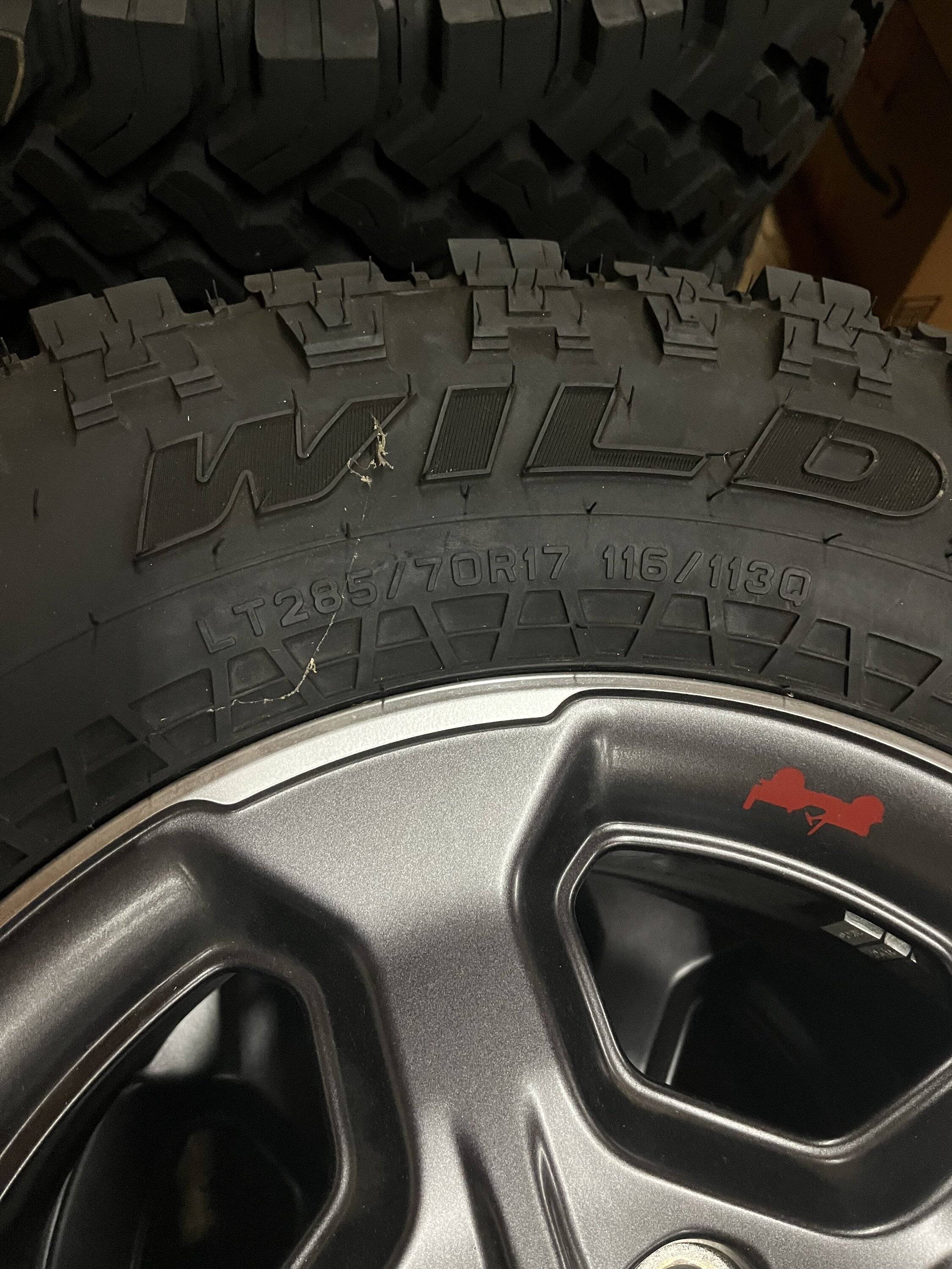 Jeep Gladiator 2021 Jeep Gladiator Rubicon Wheels & Tires - Like New Jeep Wheels & Tires Pic2