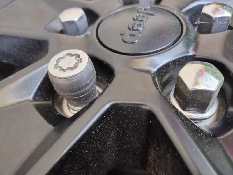 Jeep Gladiator Locking Lug Nuts lln
