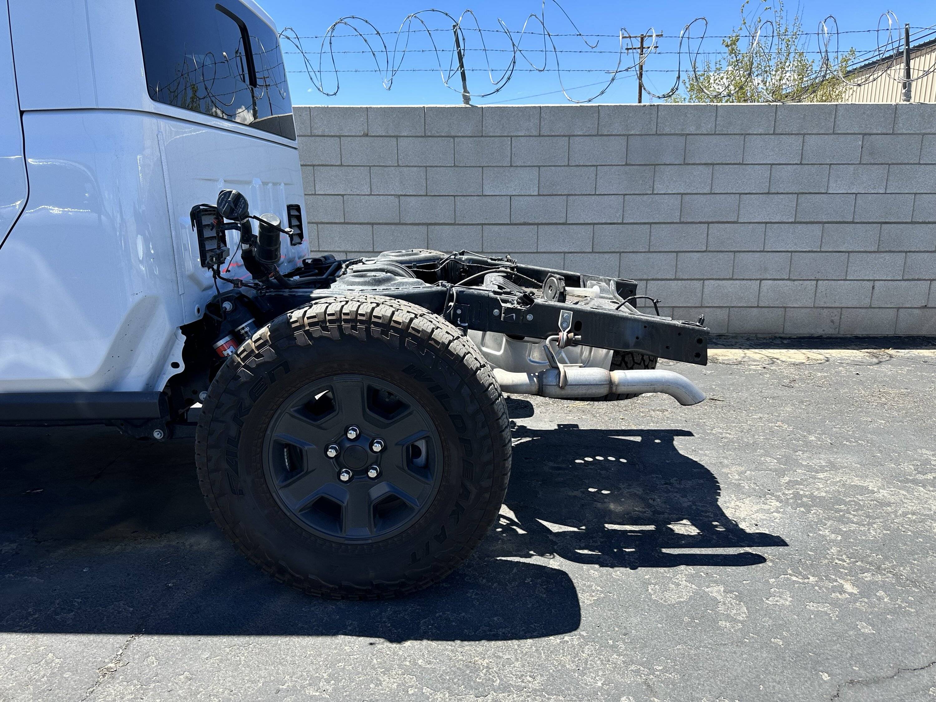 Jeep Gladiator Mojave frame reinforcement teardown IMG_8587