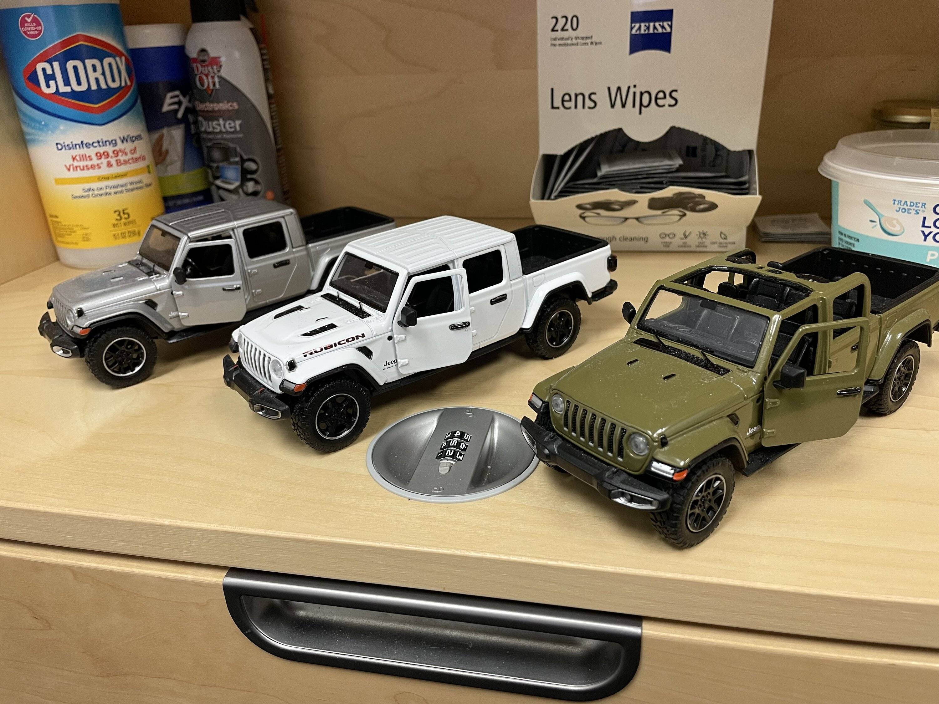 Jeep Gladiator Silly $27 Accesory IMG_4880