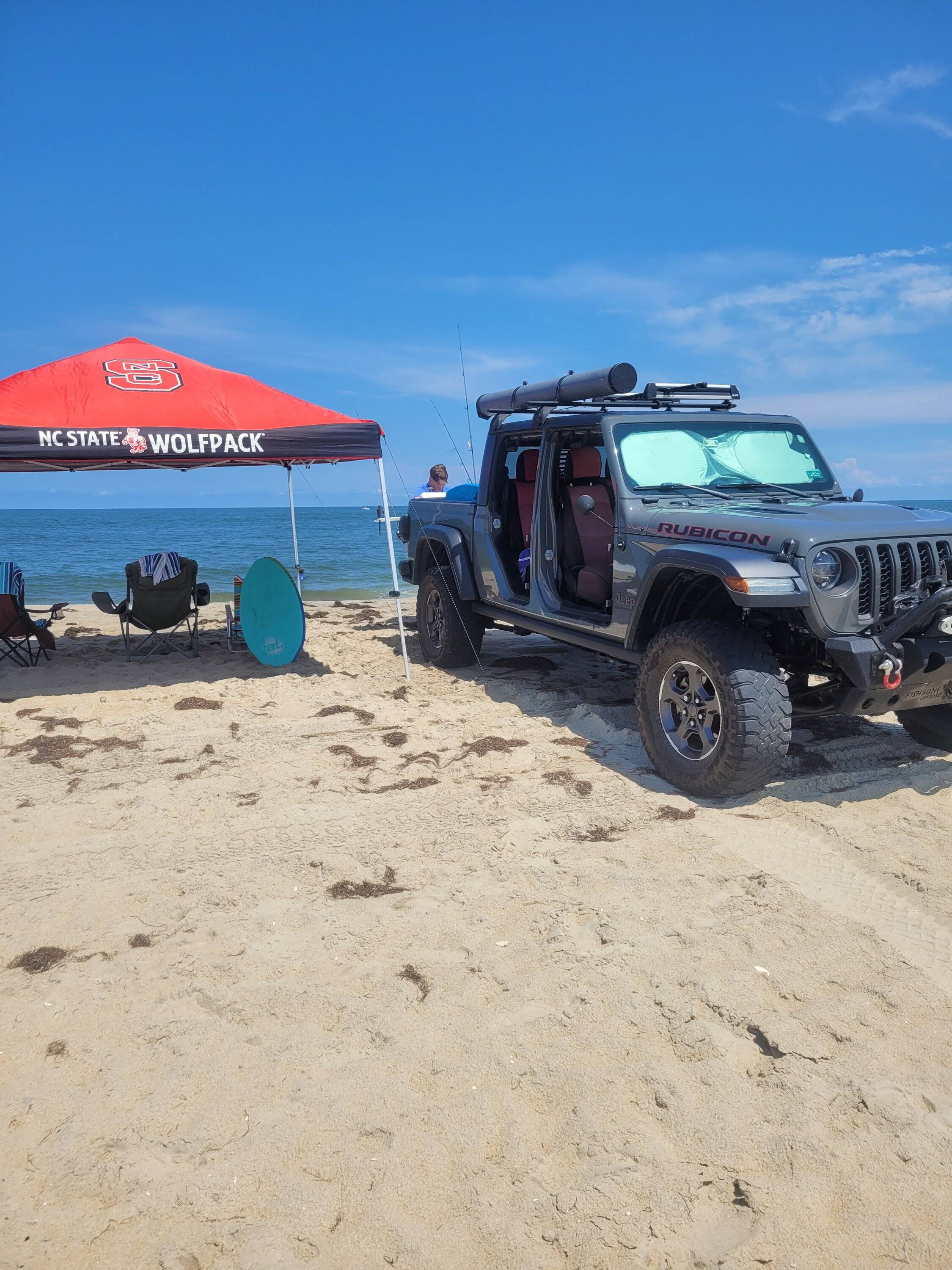 Jeep Gladiator How do you carry your fishing poles? 20230725_141123