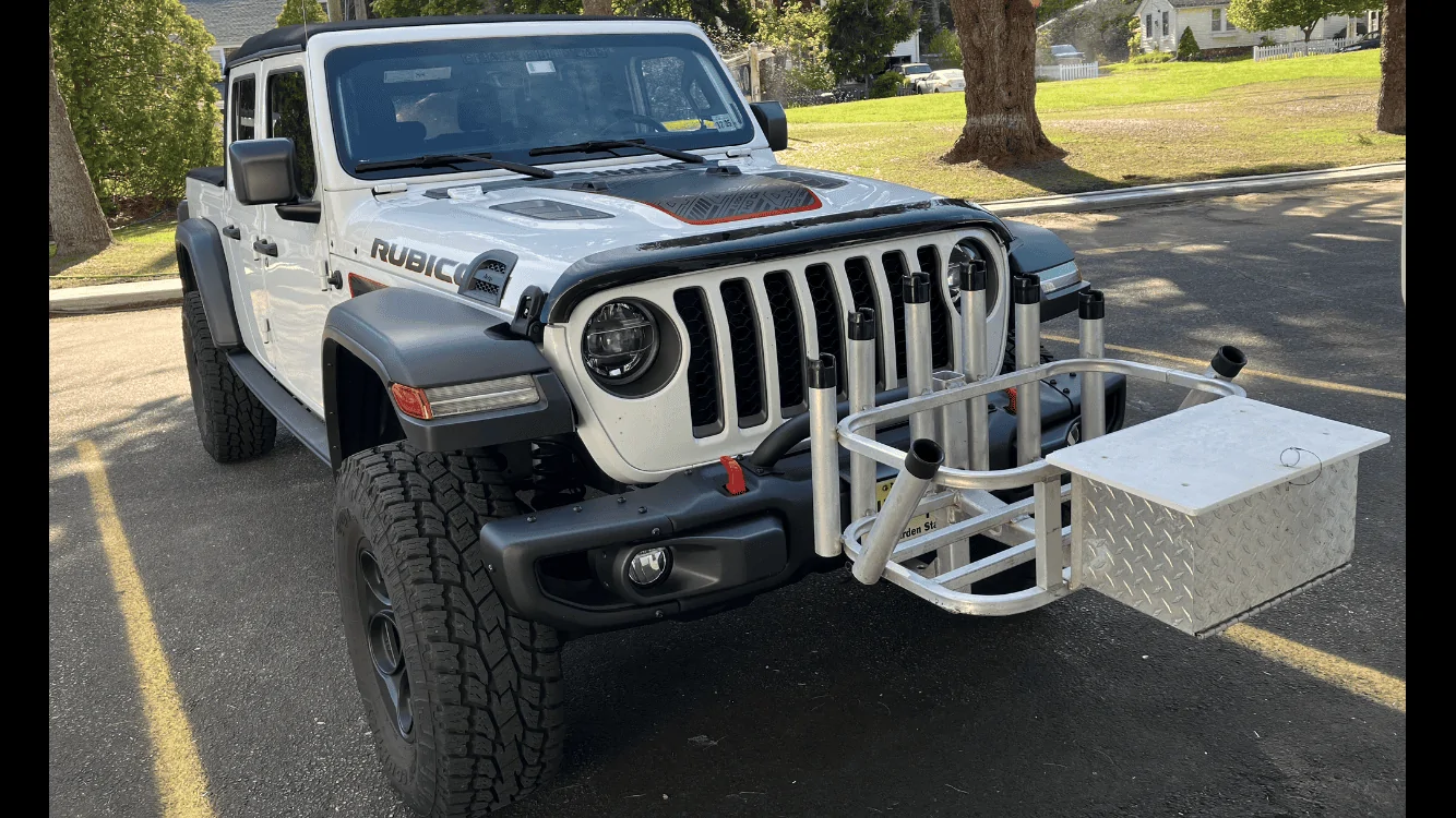 Jeep Gladiator How do you carry your fishing poles? IMG_2017