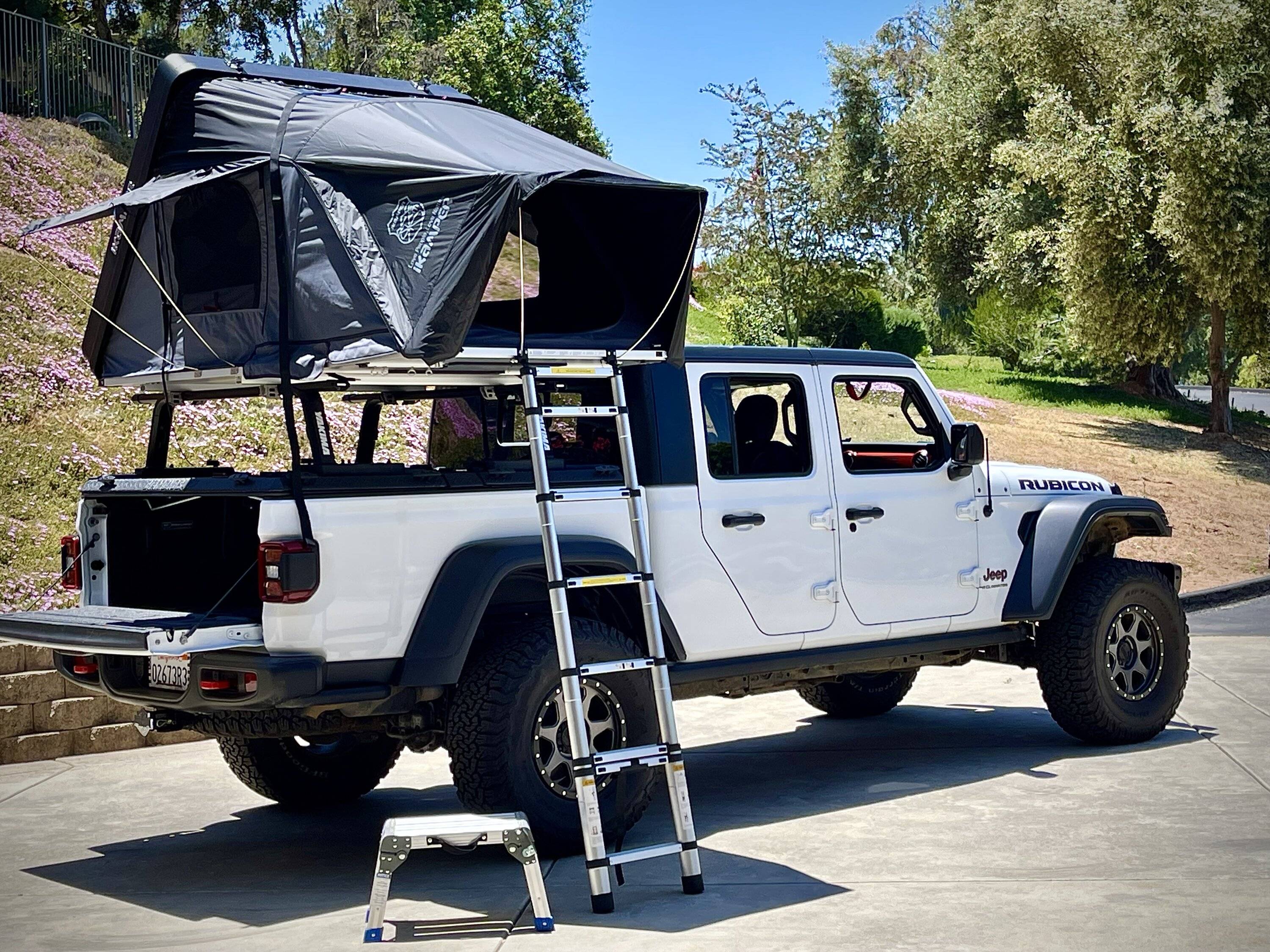 Jeep Gladiator Bed Rack and Roof Top Tents IMG_1517