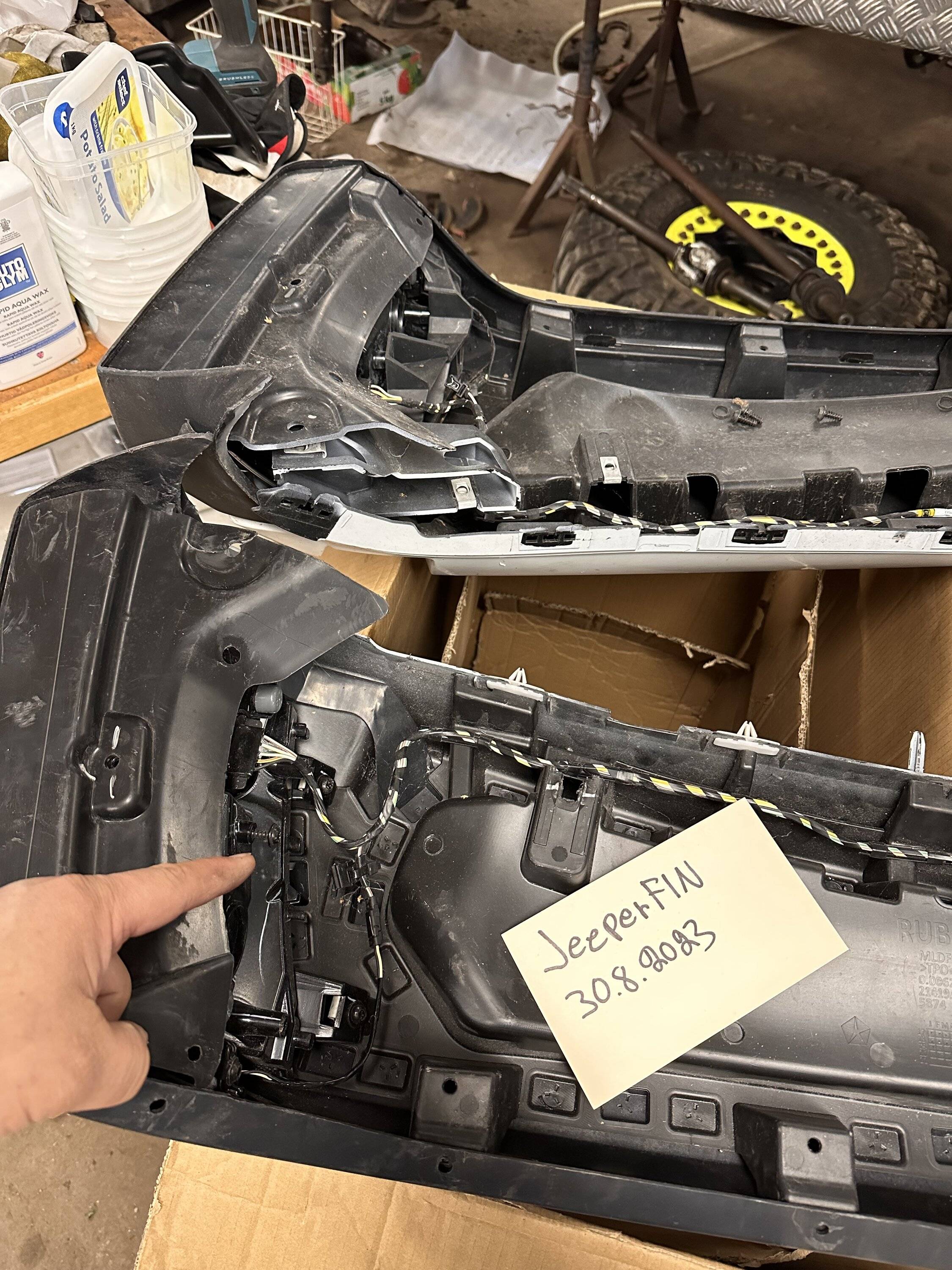 Jeep Gladiator WTB: Rubicon LED DRL brace IMG_1602