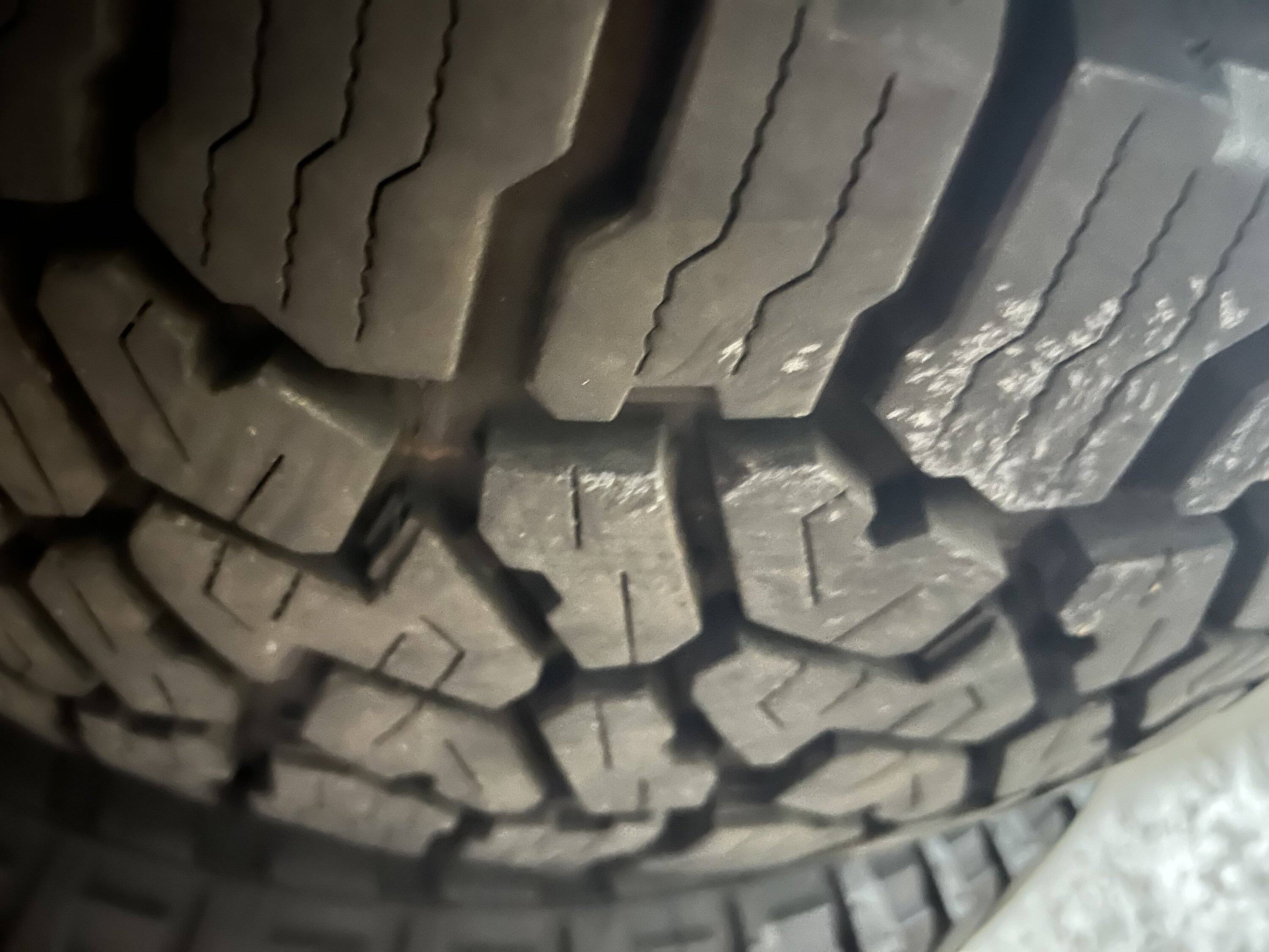 Jeep Gladiator MOJAVE TAKE-OFFS: 4 WHEELS & 33" TIRES (~4.5K mi) + SPARE TIRE (NEW) IMG-9703