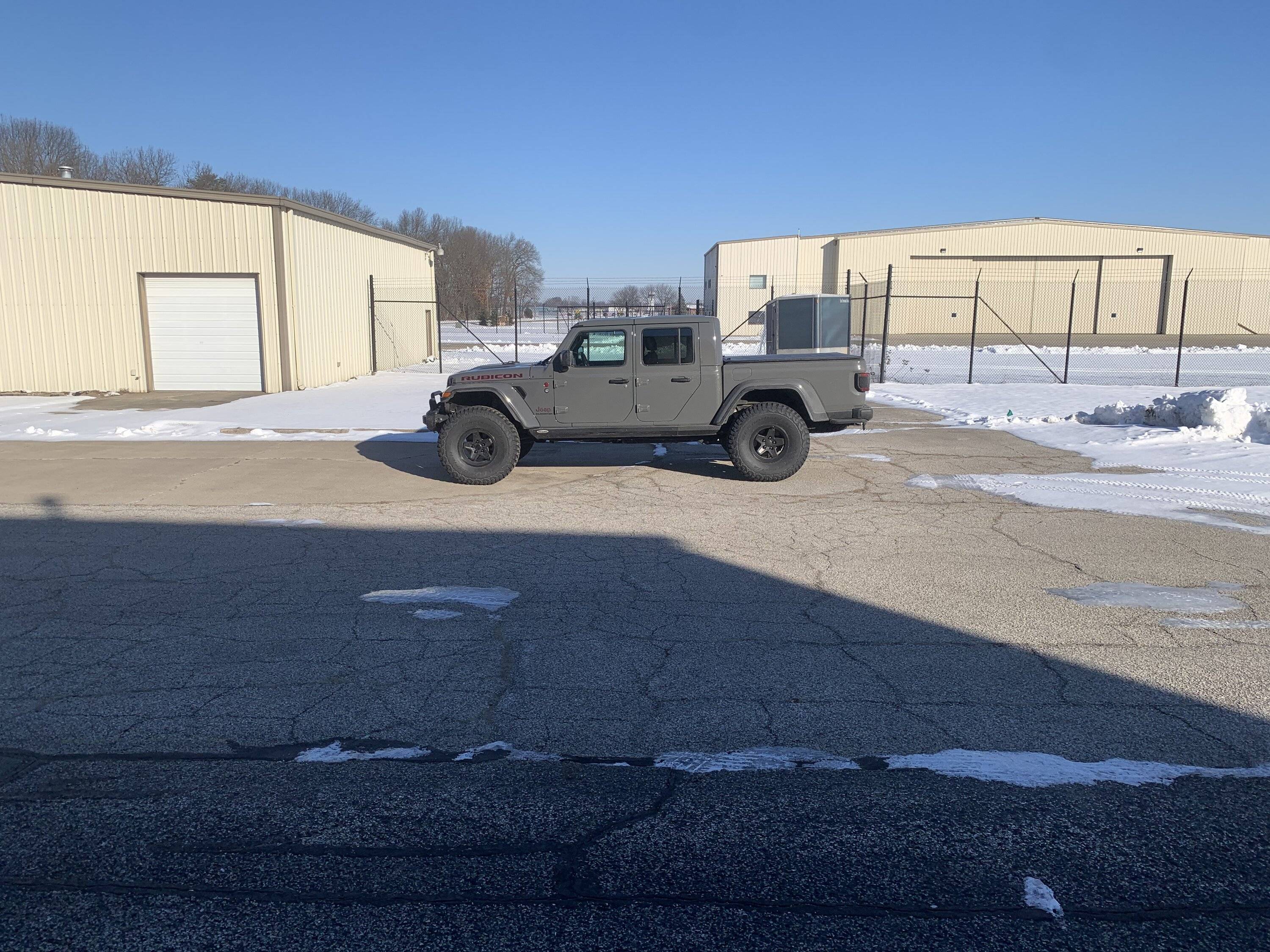 Jeep Gladiator Anyone with the BFG KO2 39x13.5r17? IMG_5442