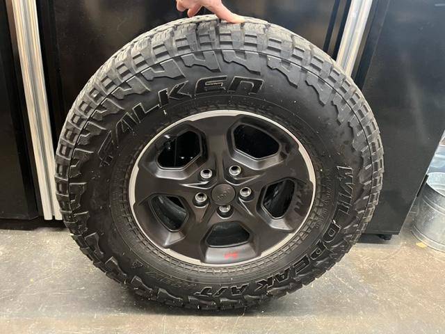 Jeep Gladiator Rubicon Take Off Wheels, Tires and Suspension 8k Miles QauXiDx